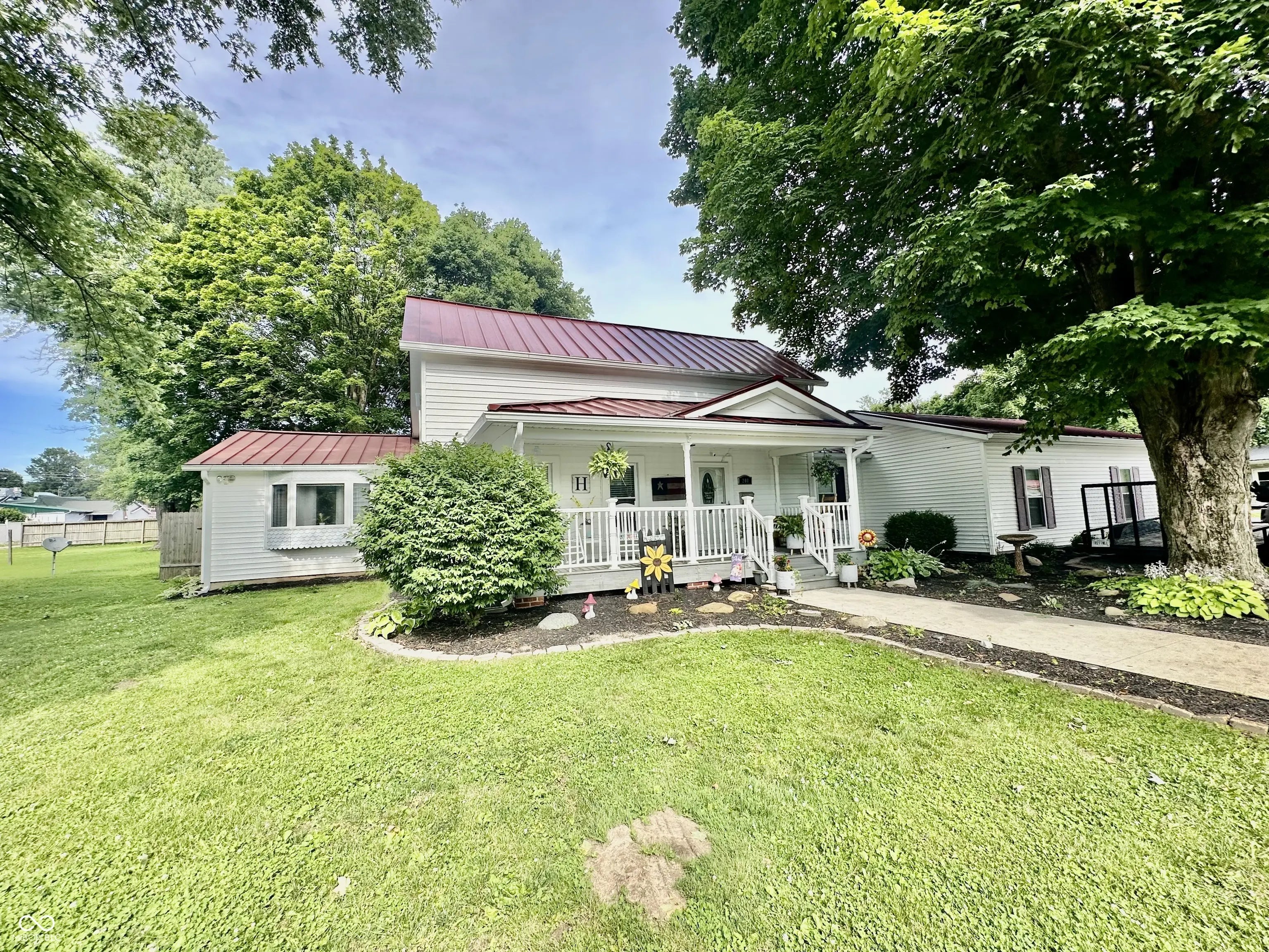 208 10th Street MLS 22046404 No Subdivision photo 1