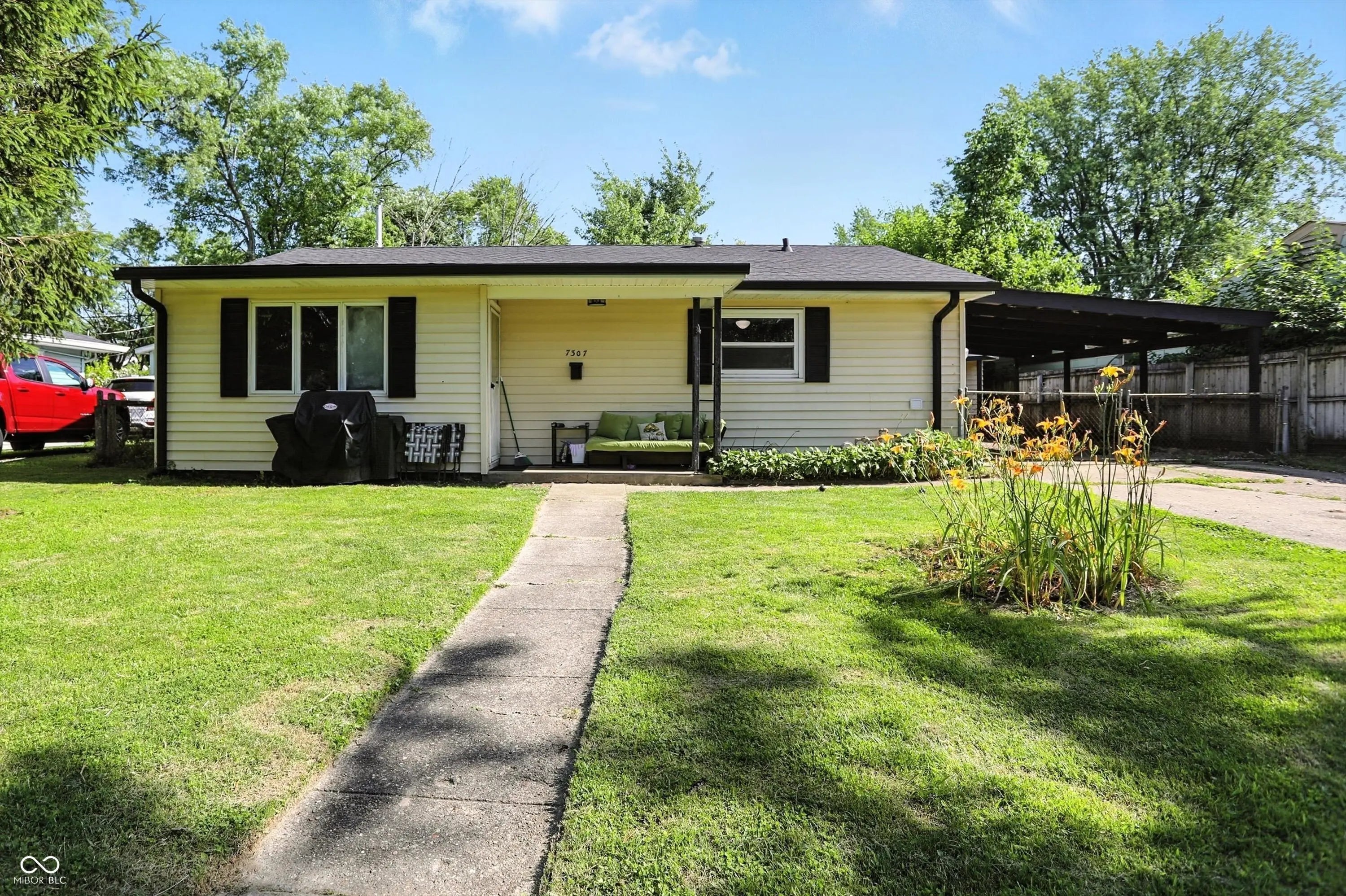 7307 Twin Beech Drive, Indianapolis