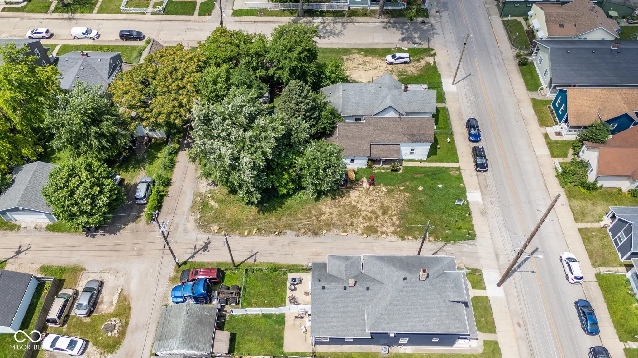 1806 S East Street MLS 22047147 Kappes & Franks South photo 2