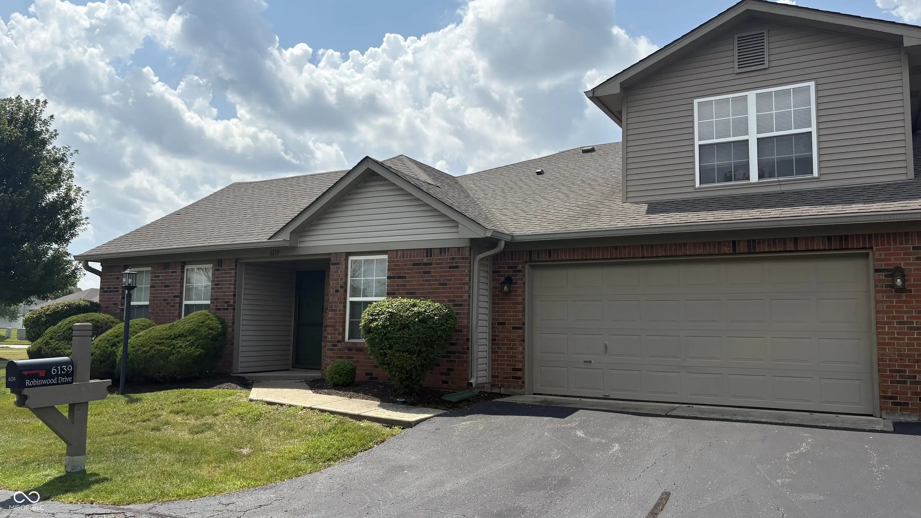 6139 Robinwood Drive, Indianapolis