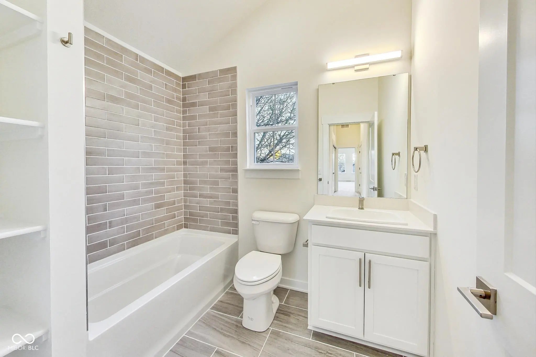 430 N Keystone Avenue MLS 22047347 James Johnsons E Ohio St photo 23