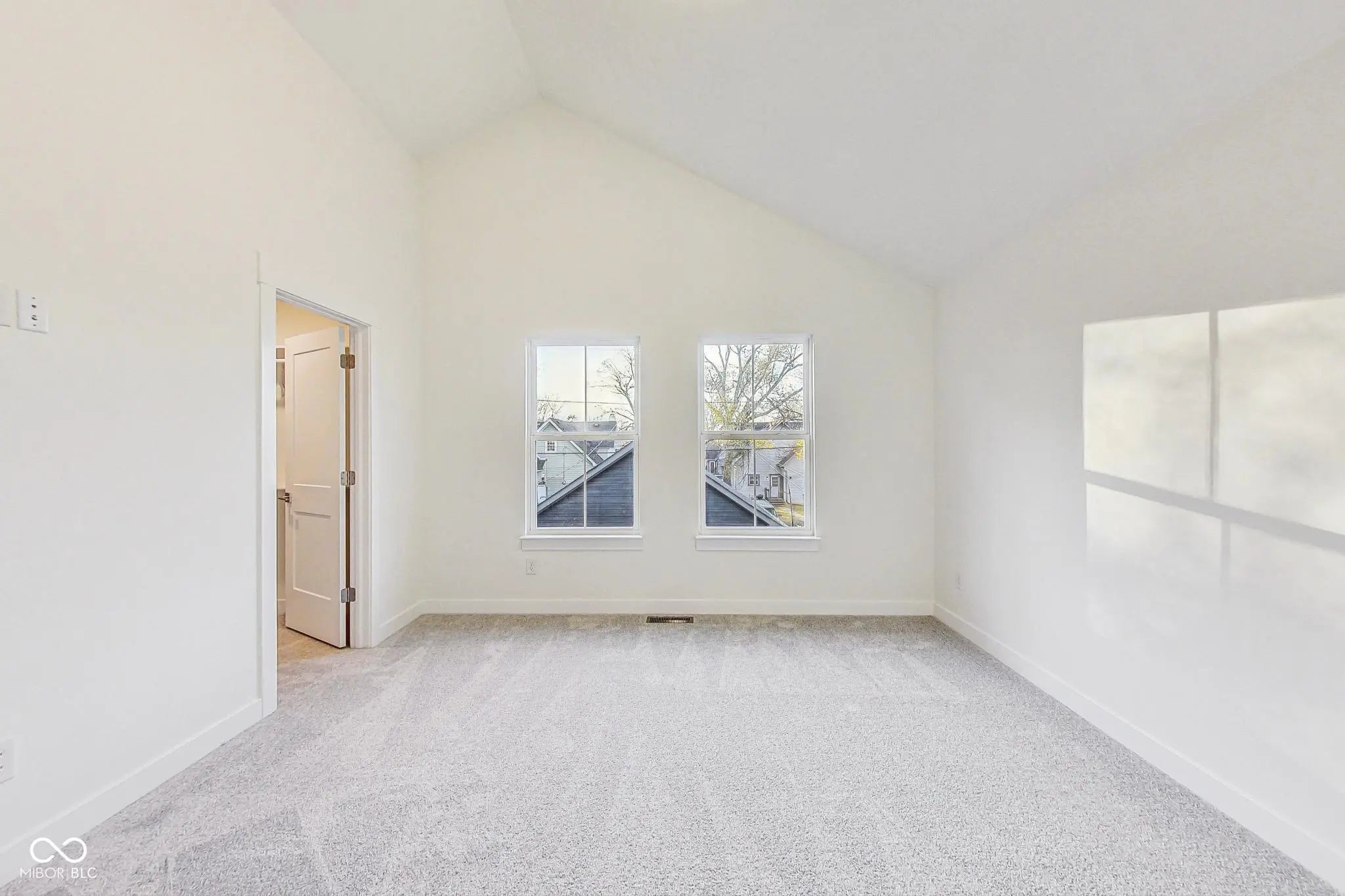 430 N Keystone Avenue MLS 22047347 James Johnsons E Ohio St photo 24