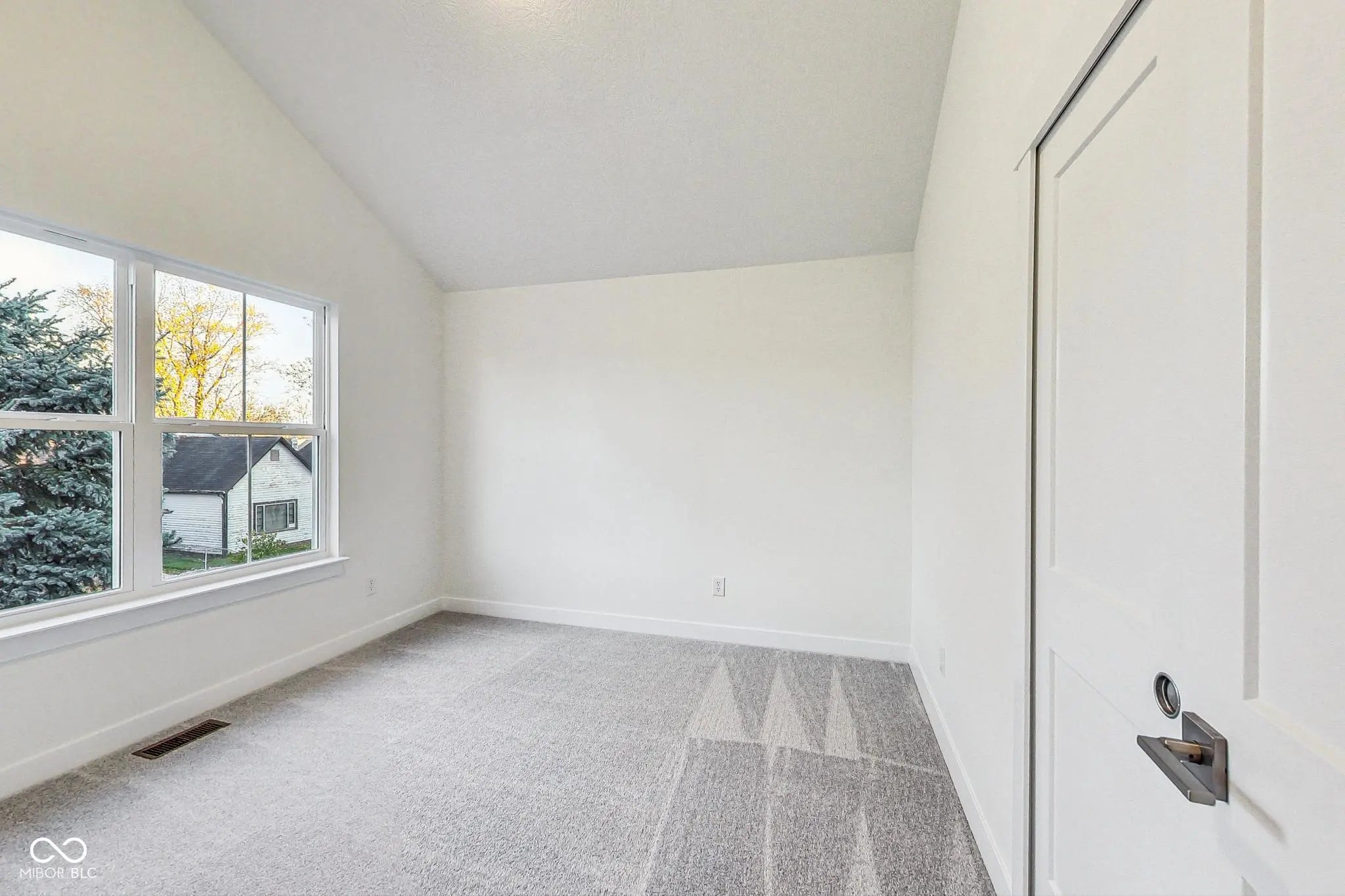 430 N Keystone Avenue MLS 22047347 James Johnsons E Ohio St photo 27