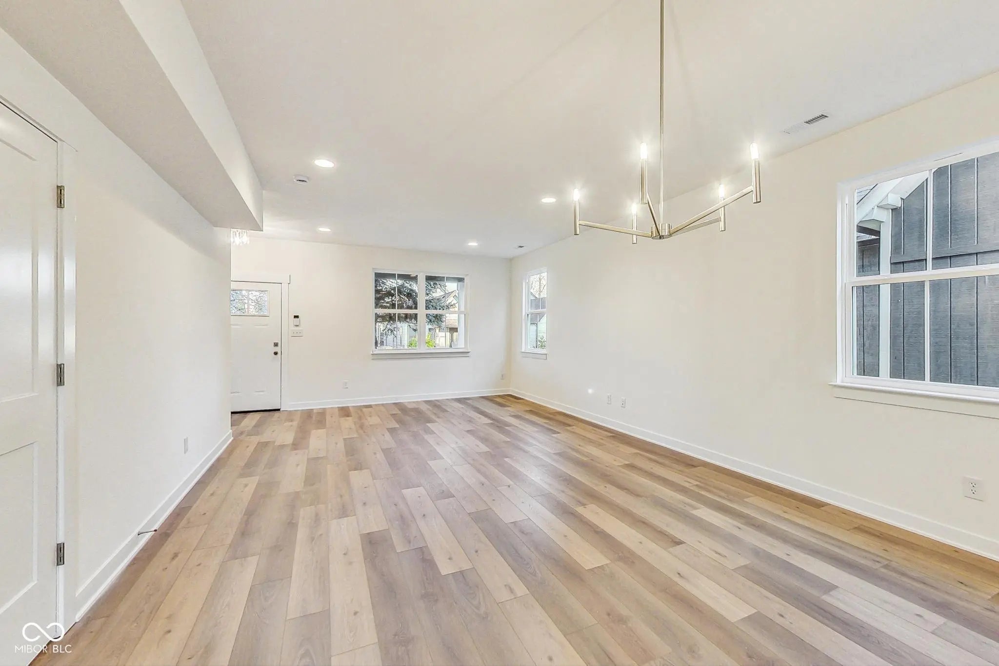 430 N Keystone Avenue MLS 22047347 James Johnsons E Ohio St photo 5