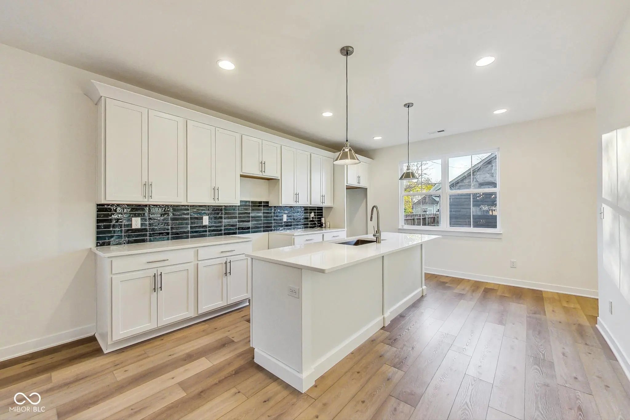 430 N Keystone Avenue MLS 22047347 James Johnsons E Ohio St photo 7