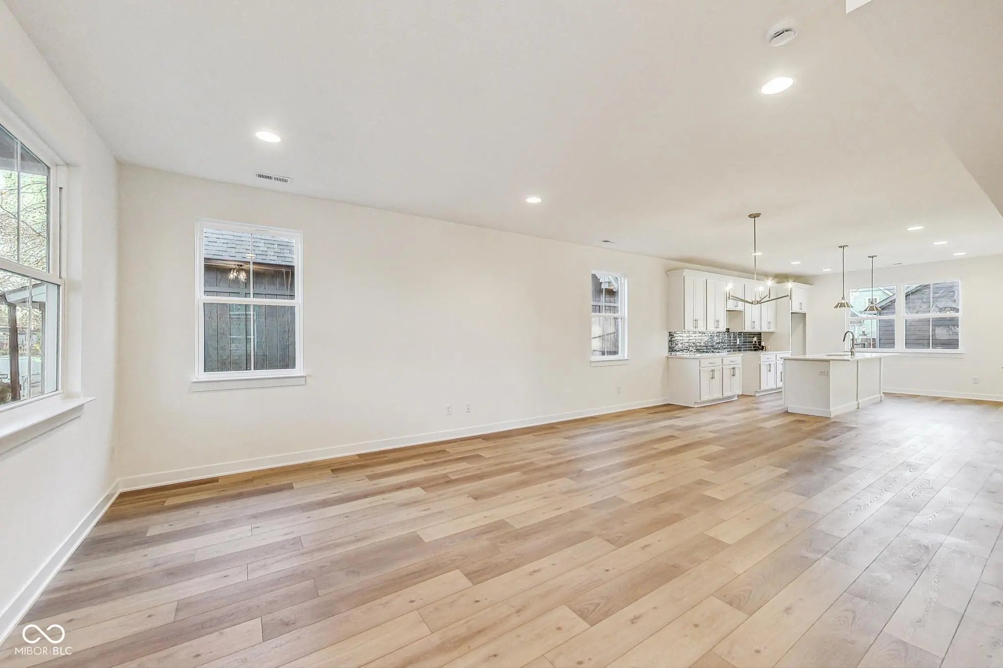 430 N Keystone Avenue MLS 22047347 James Johnsons E Ohio St photo 8