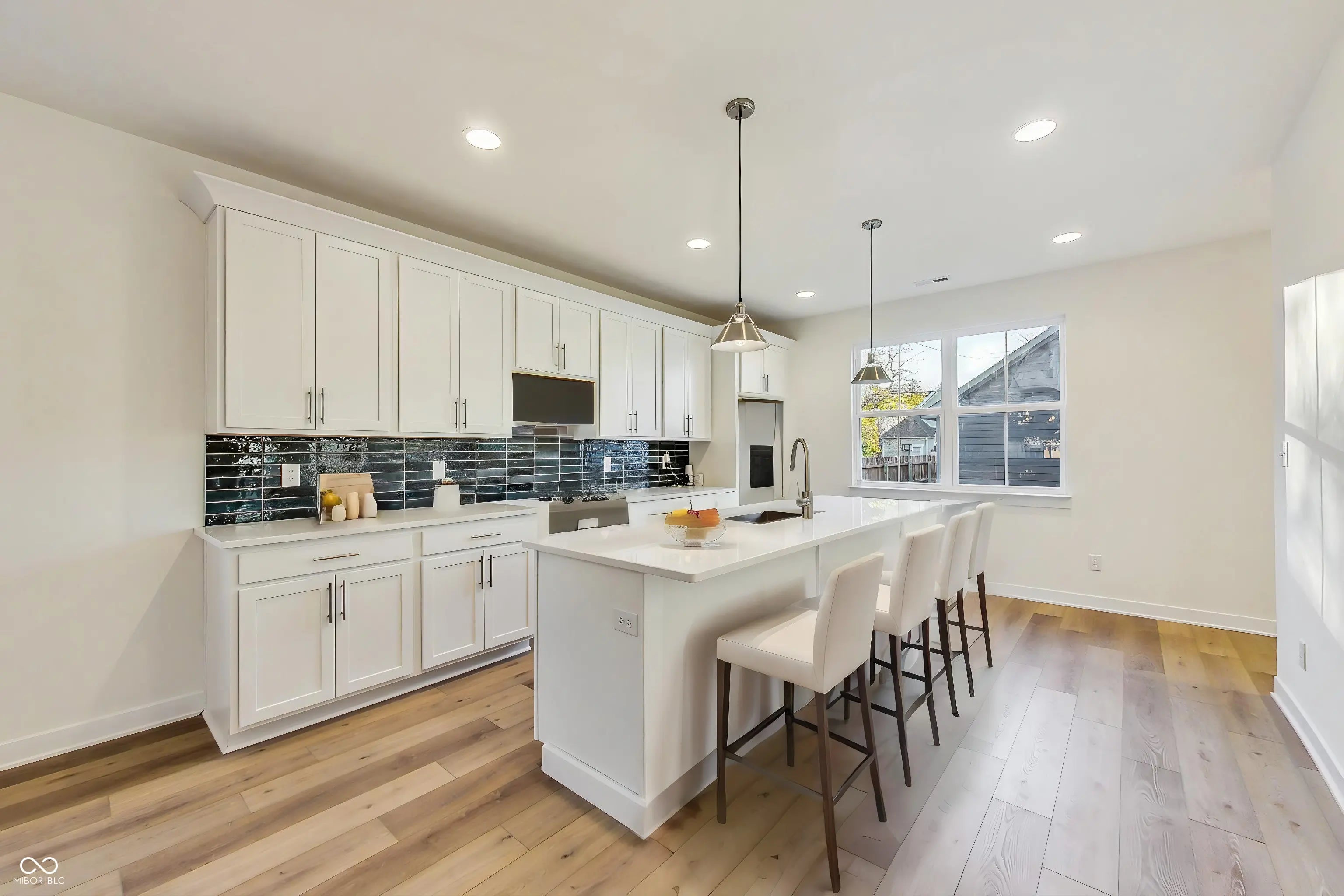 430 N Keystone Avenue MLS 22047347 James Johnsons E Ohio St photo 9