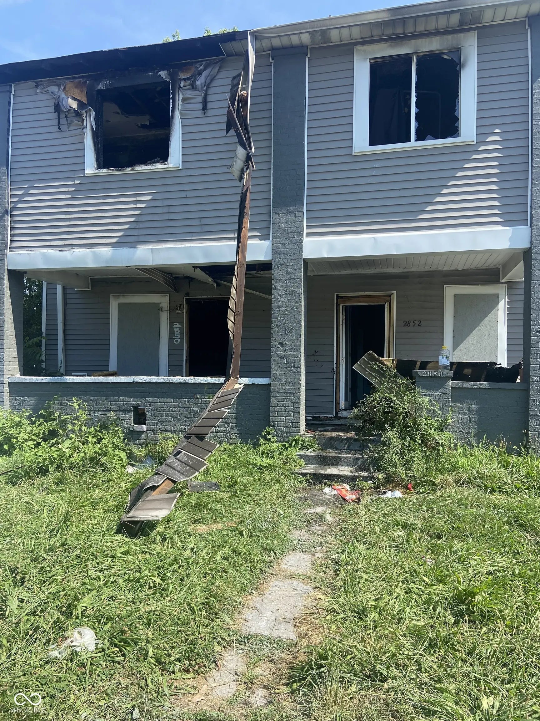 2850-2852 E New York Street MLS 22047406 Rupp Park photo 1