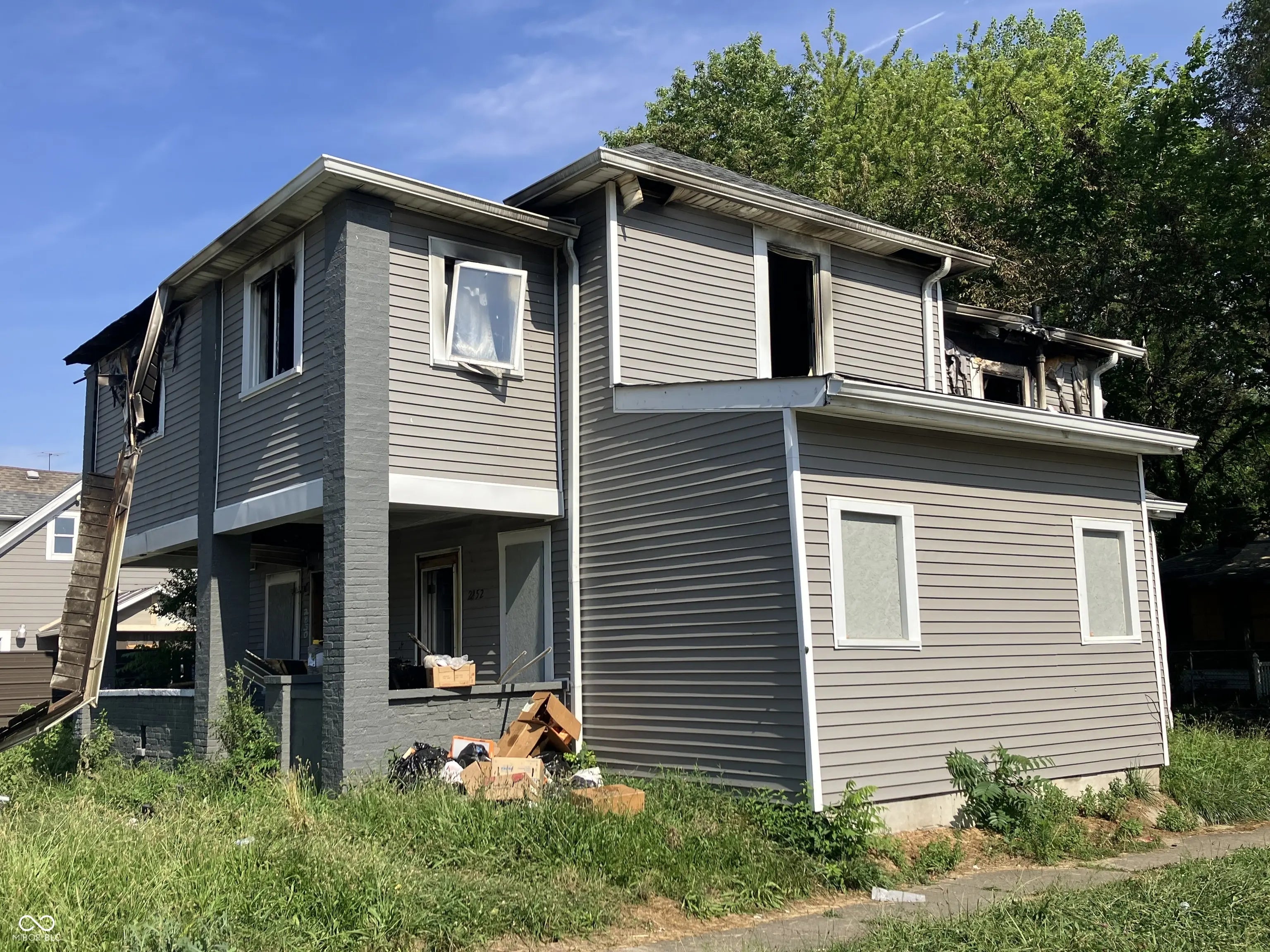 2850-2852 E New York Street MLS 22047406 Rupp Park photo 2