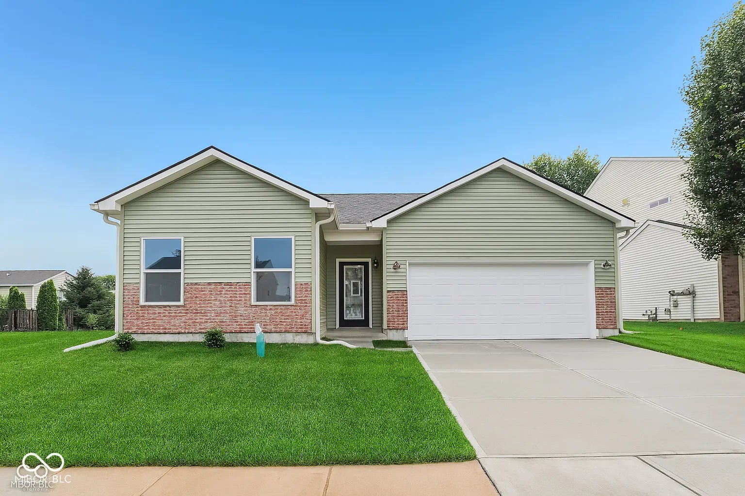 Photo of 8355 Fieldfare Way Indianapolis, IN 46237