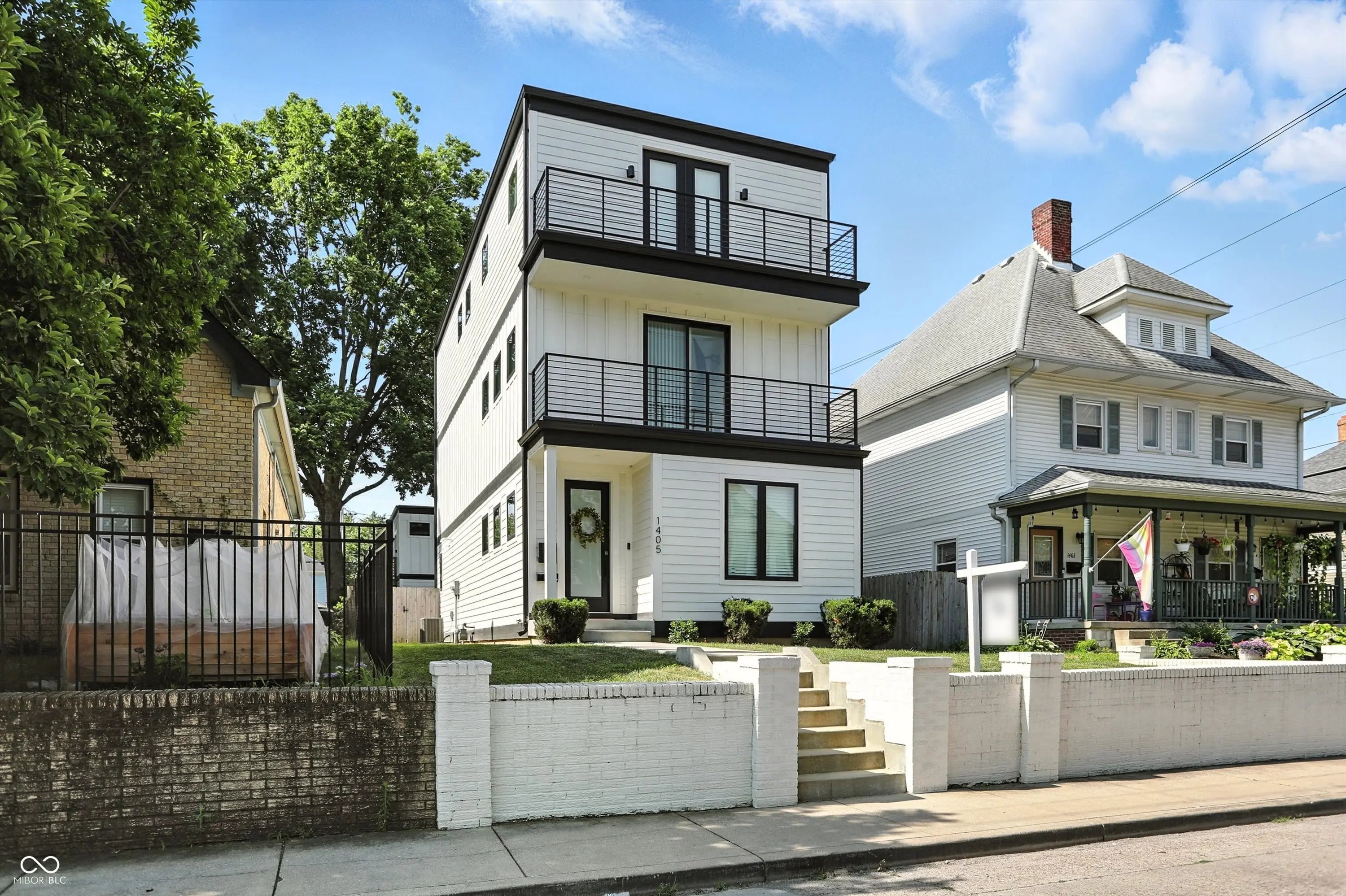 1405 E Vermont Street MLS 22047693 Arsenal Park photo 1