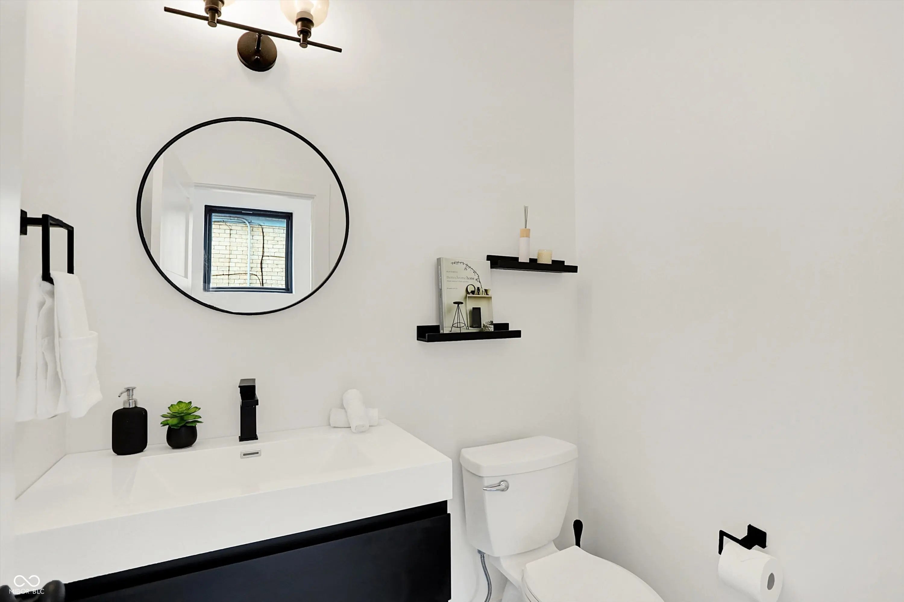 1405 E Vermont Street MLS 22047693 Arsenal Park photo 14