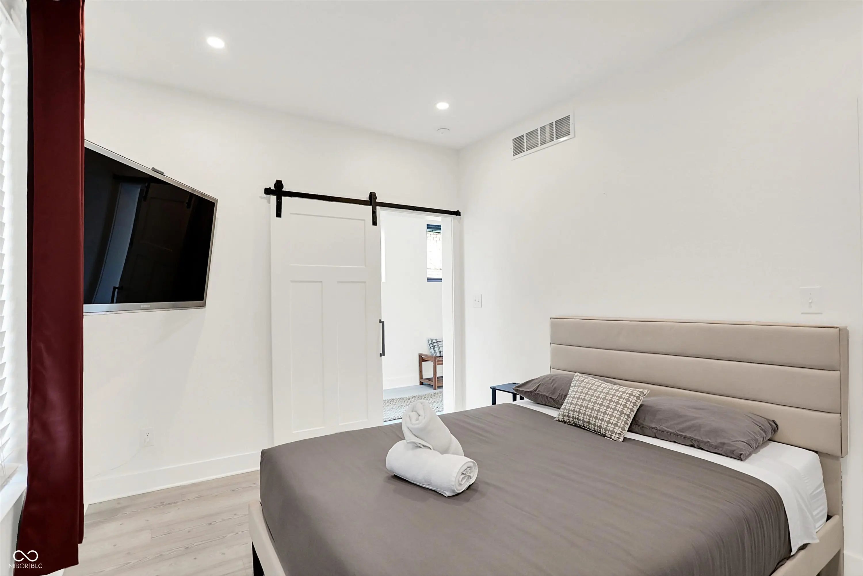 1405 E Vermont Street MLS 22047693 Arsenal Park photo 16