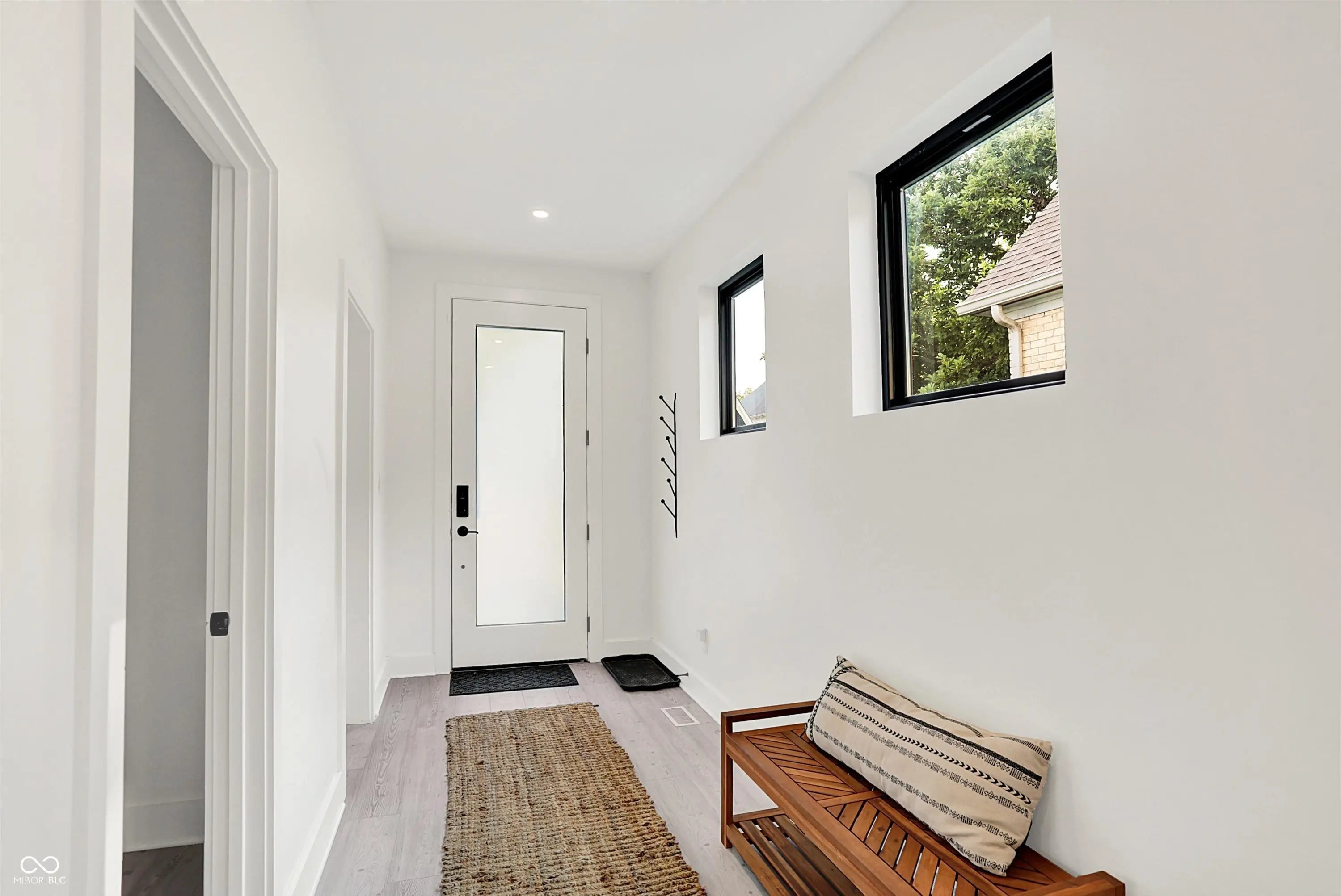 1405 E Vermont Street MLS 22047693 Arsenal Park photo 3