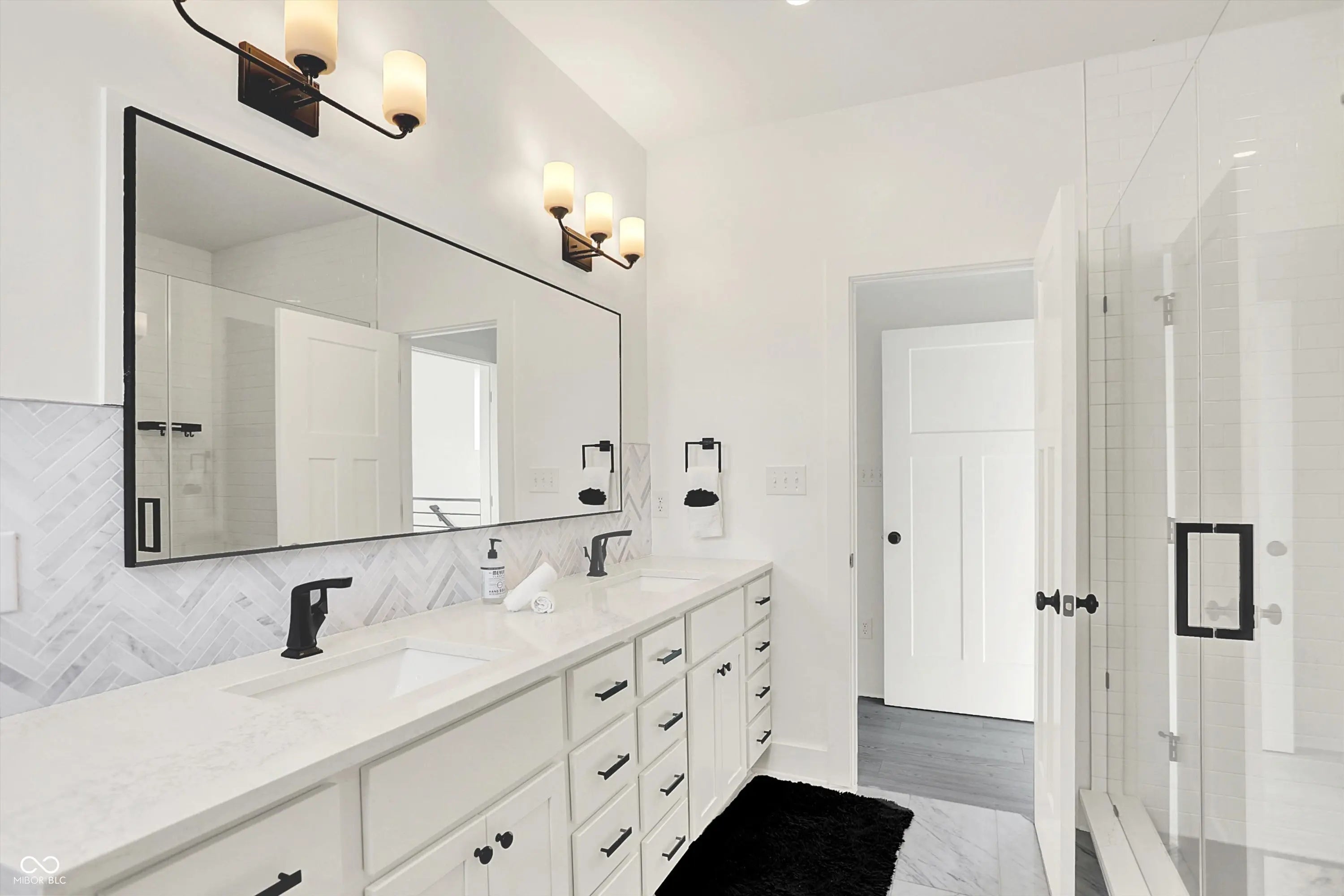 1405 E Vermont Street MLS 22047693 Arsenal Park photo 30