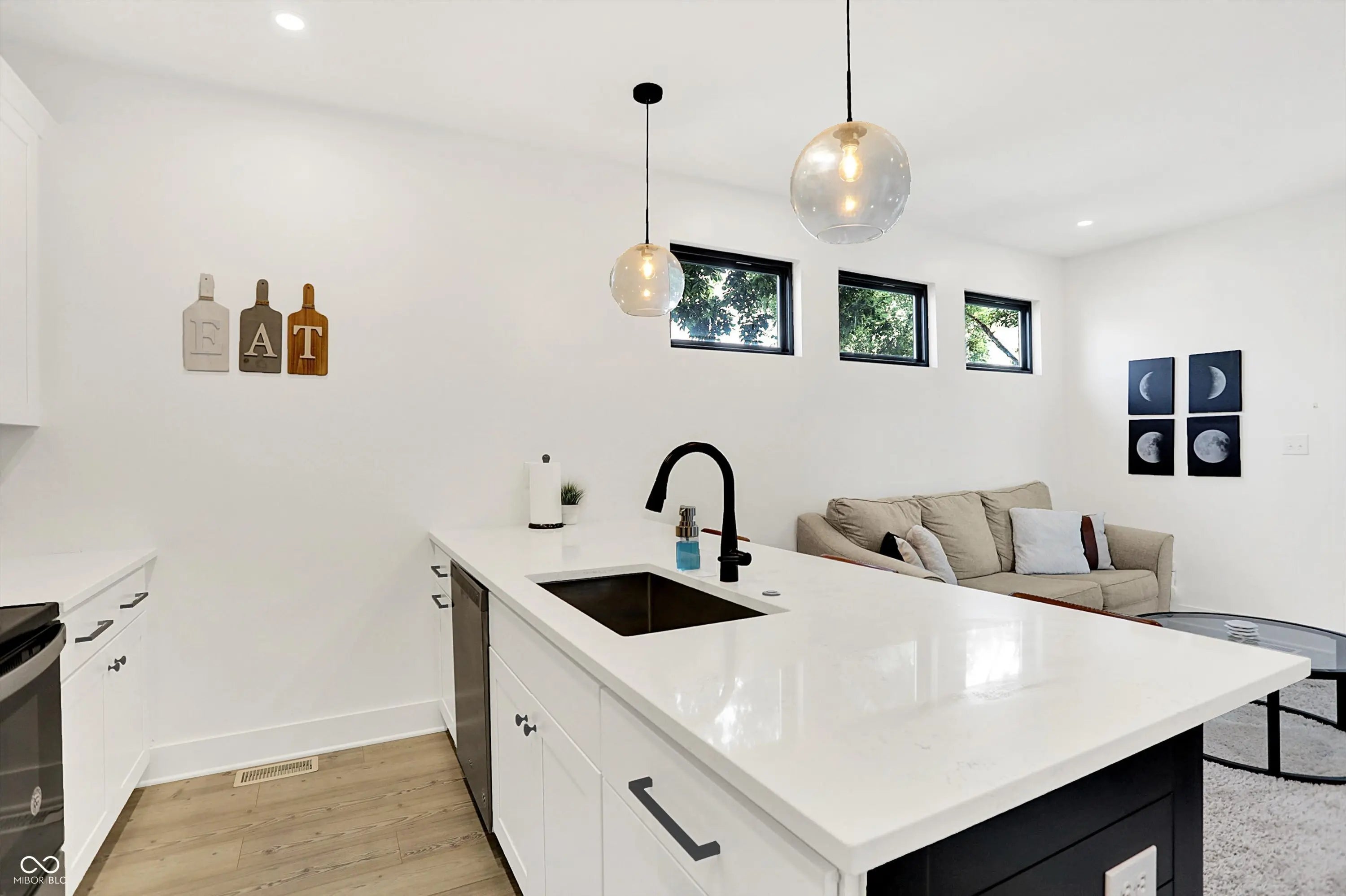 1405 E Vermont Street MLS 22047693 Arsenal Park photo 45