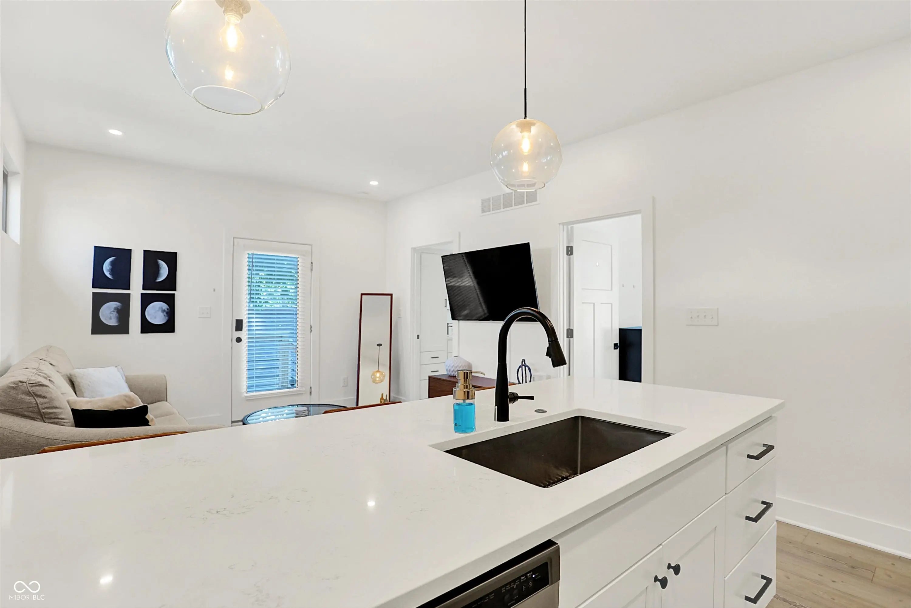 1405 E Vermont Street MLS 22047693 Arsenal Park photo 46