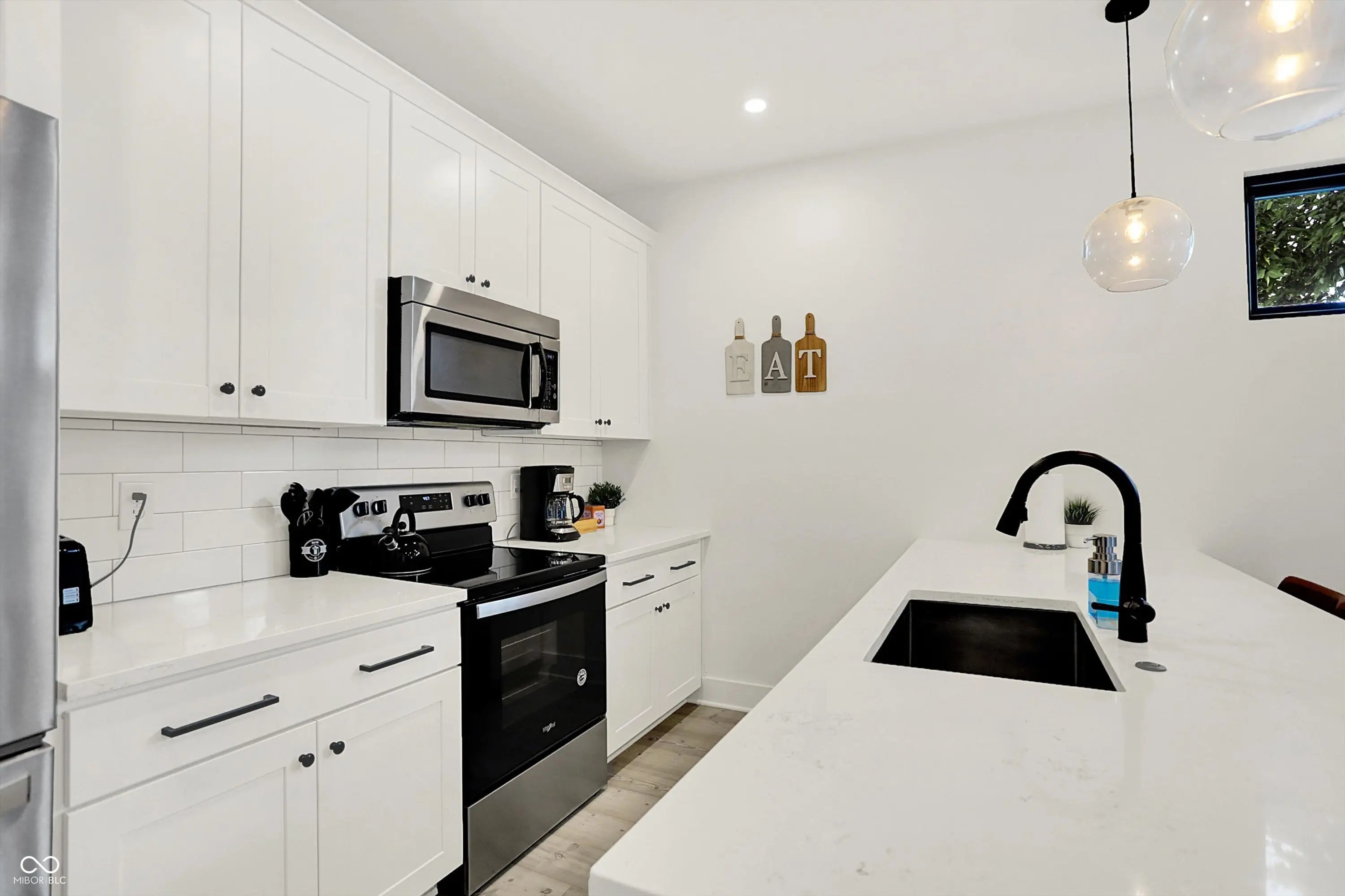 1405 E Vermont Street MLS 22047693 Arsenal Park photo 47