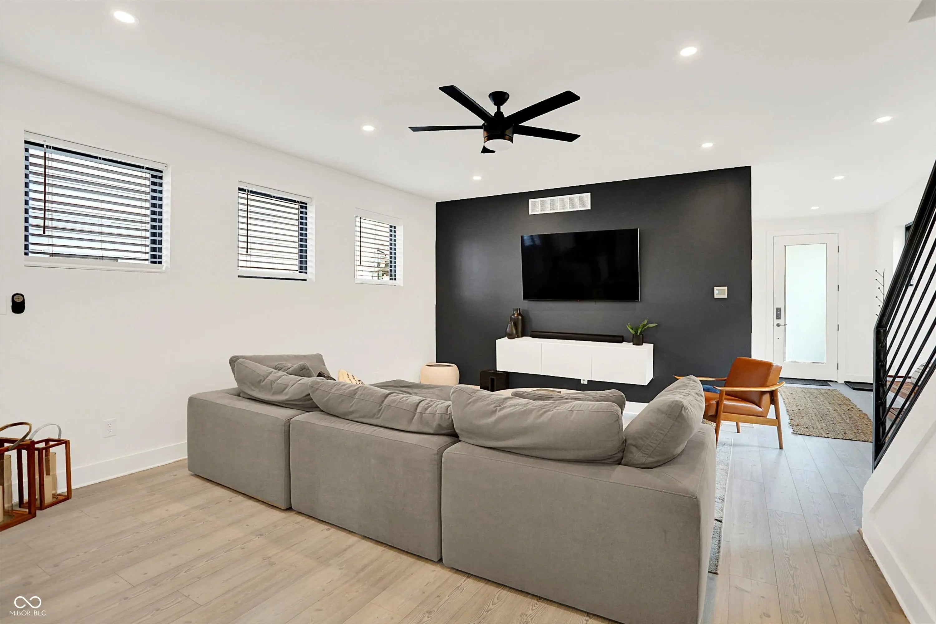 1405 E Vermont Street MLS 22047693 Arsenal Park photo 6