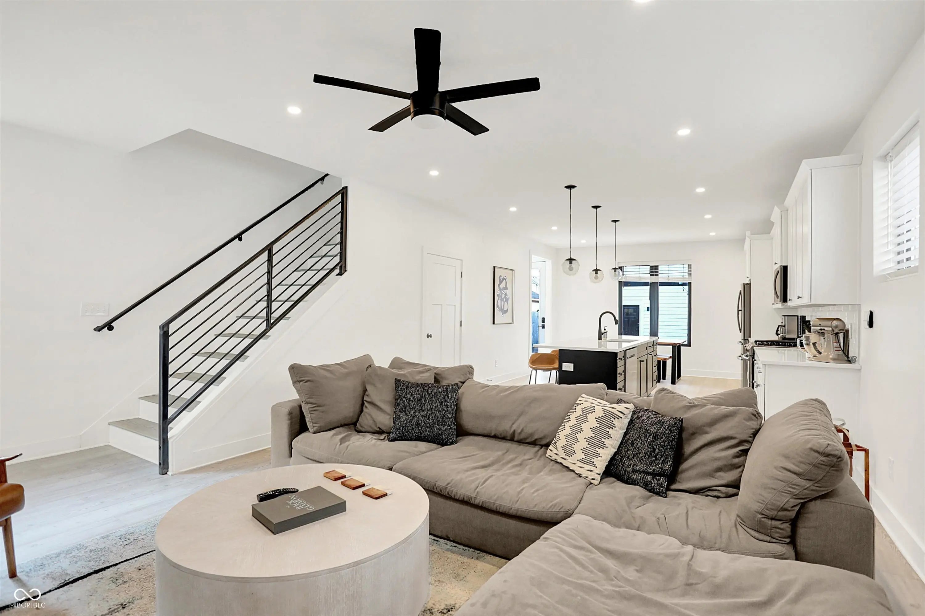 1405 E Vermont Street MLS 22047693 Arsenal Park photo 7