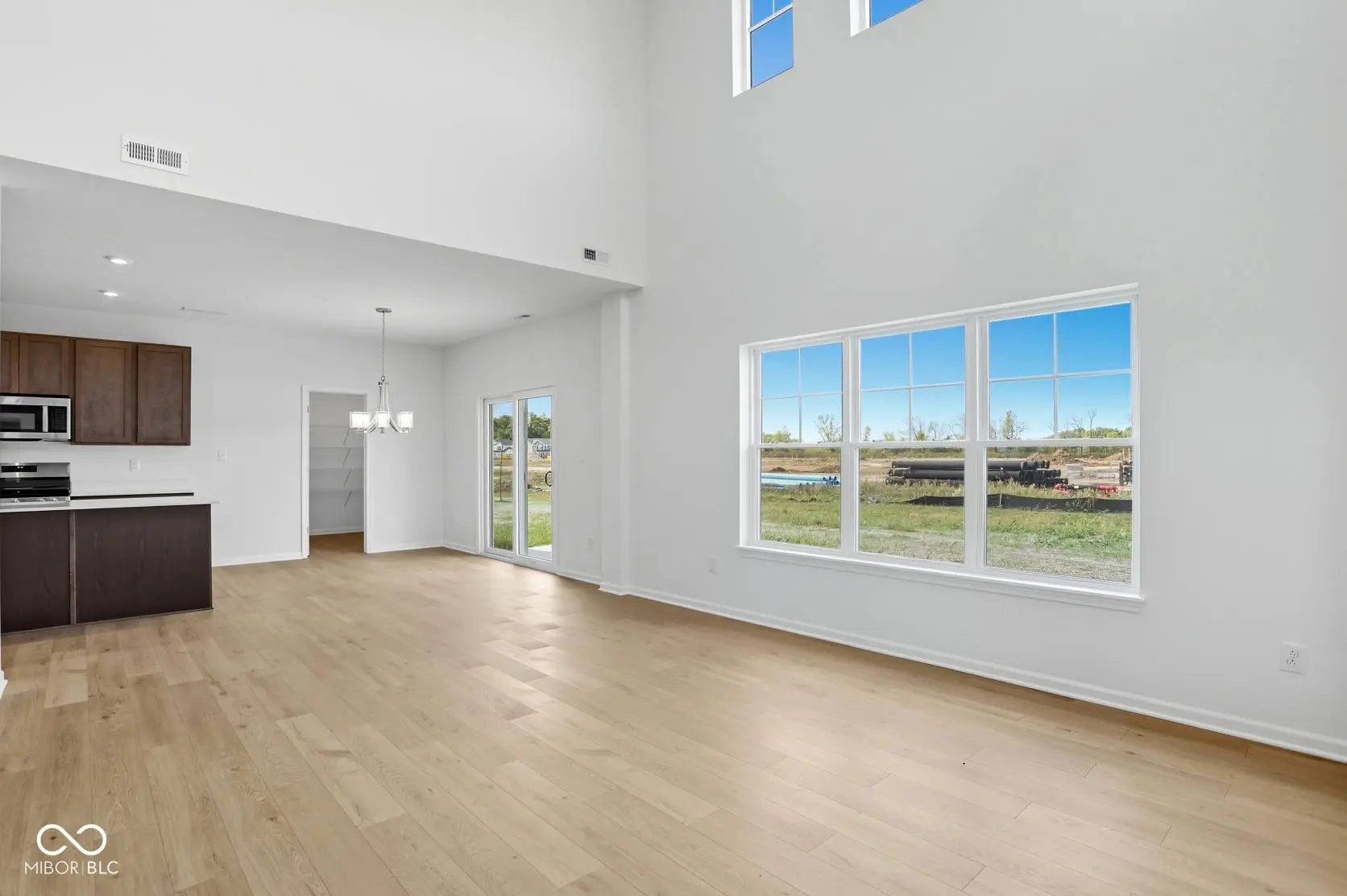 19824 Atwater Avenue MLS 22048151 Atwater photo 4