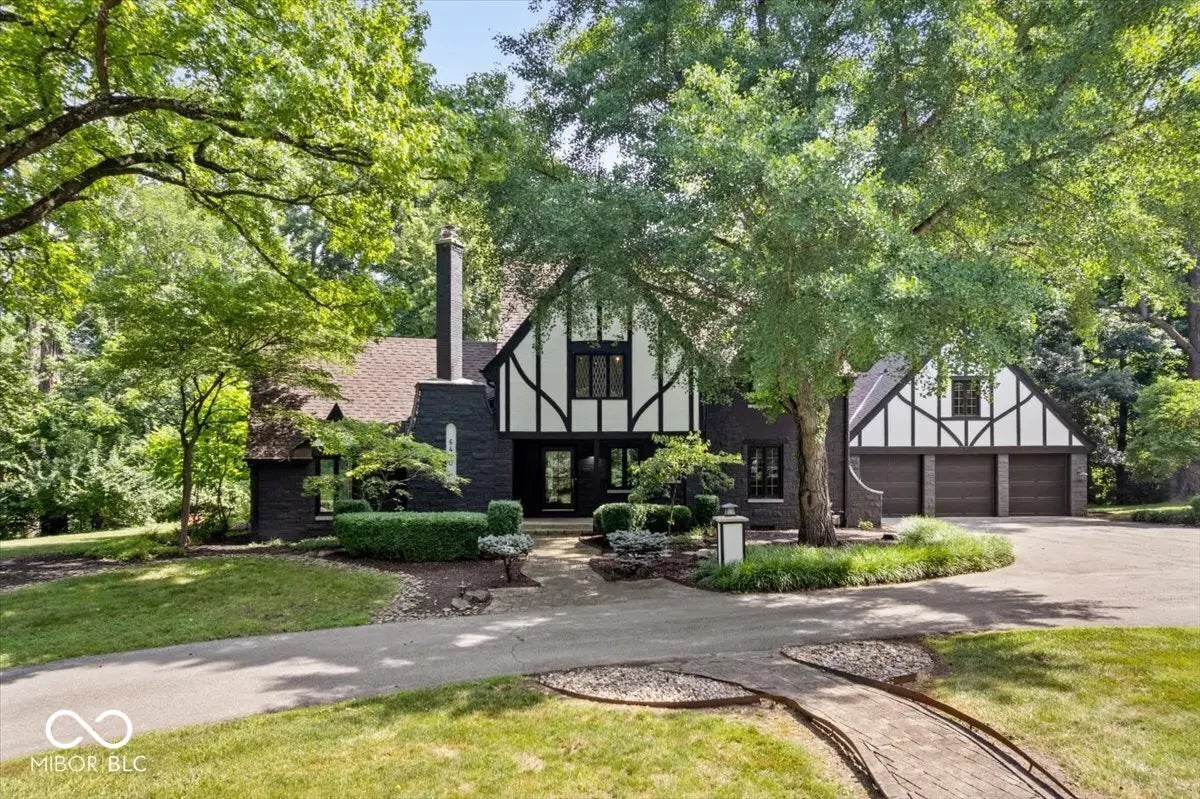 6470 Around The Hills Road, Indianapolis