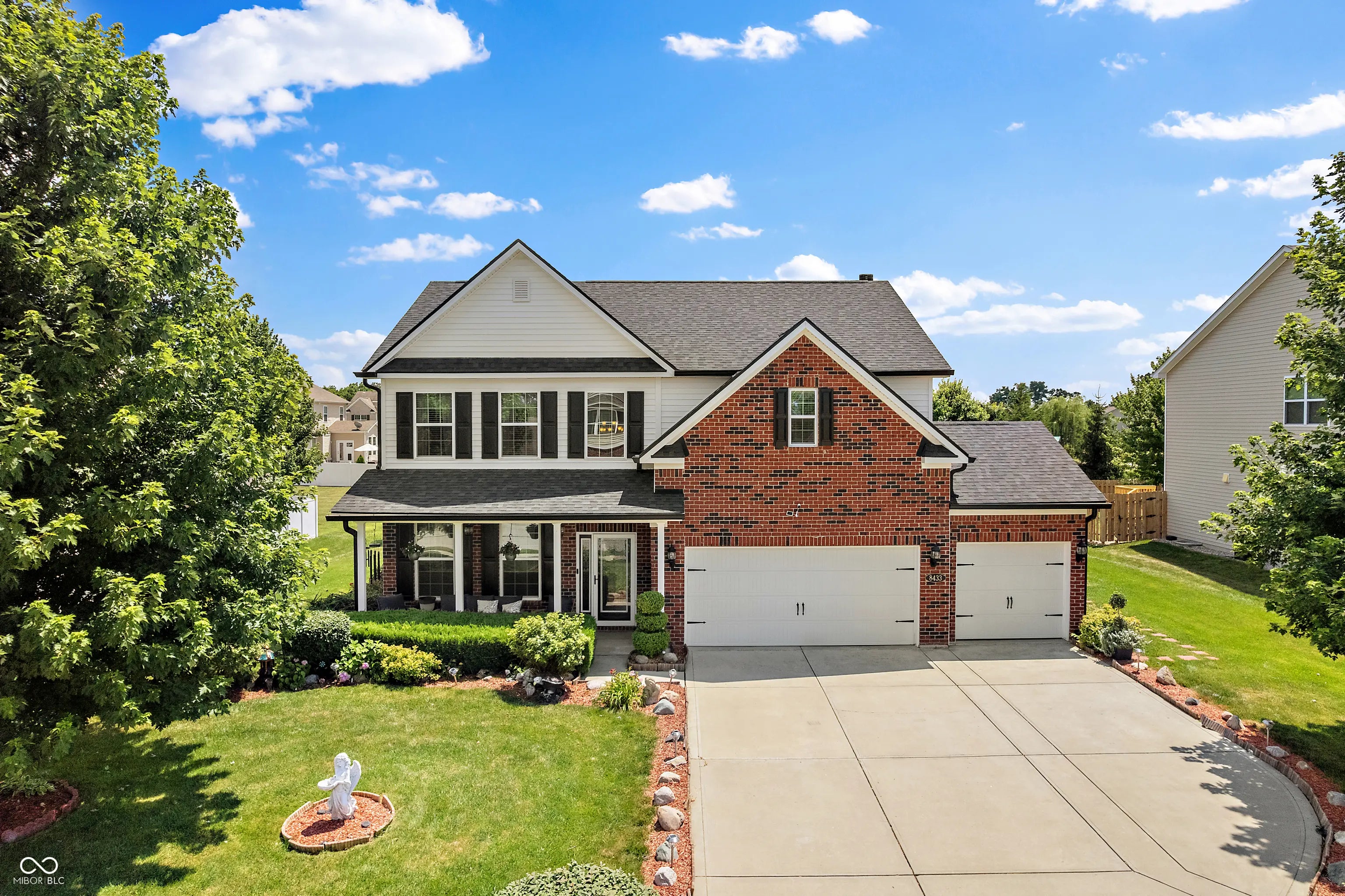 8433 Vyners Lane, Avon