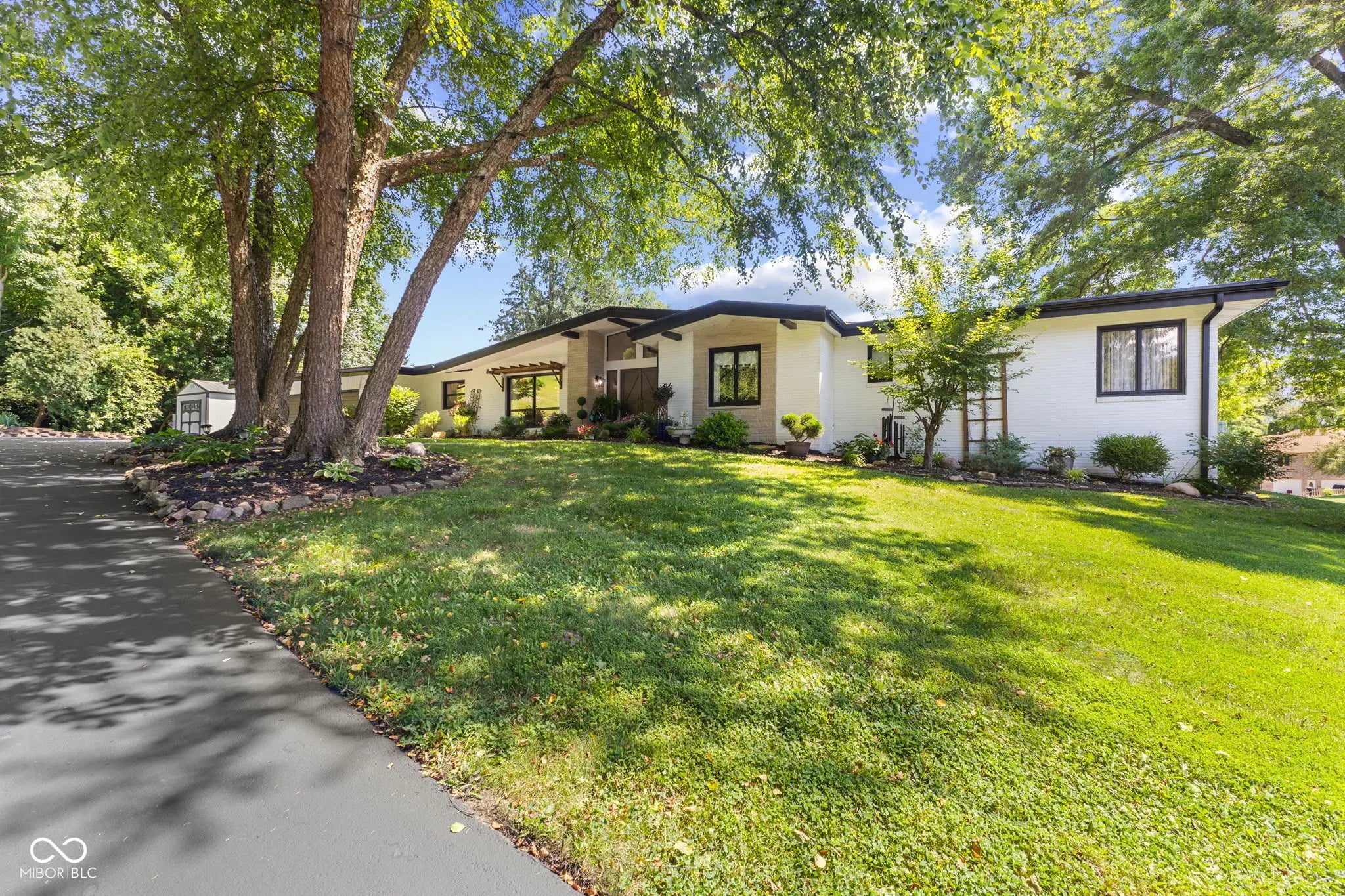 589 Valley Drive, Martinsville