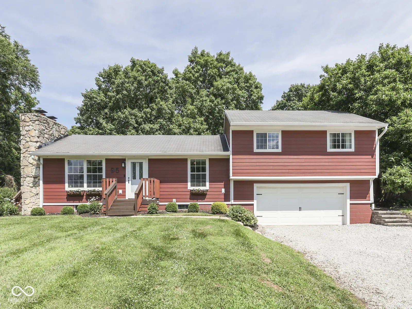 95 S Morgantown Road, Greenwood