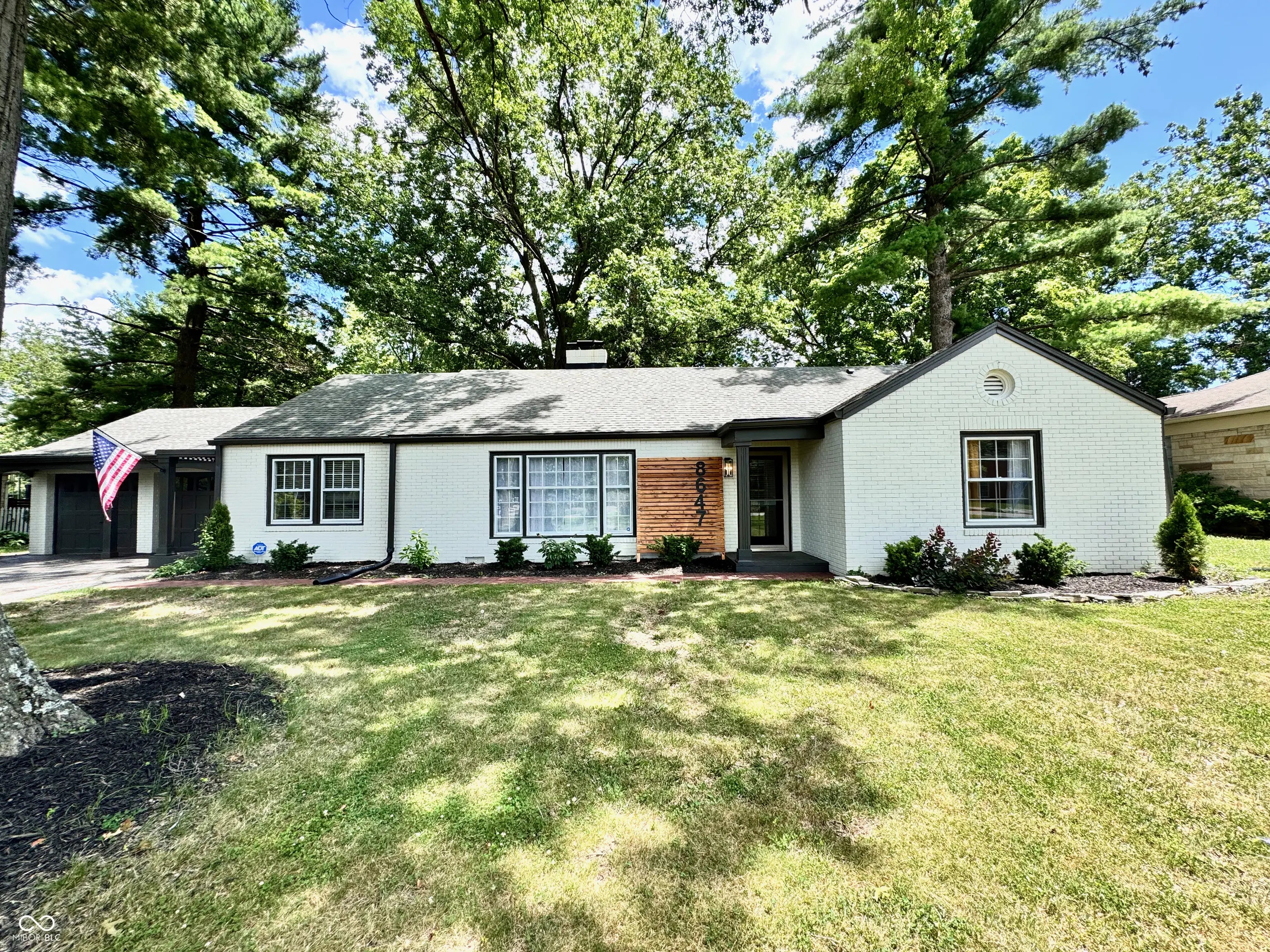 Photo of 8647 N College Avenue Indianapolis, IN 46240