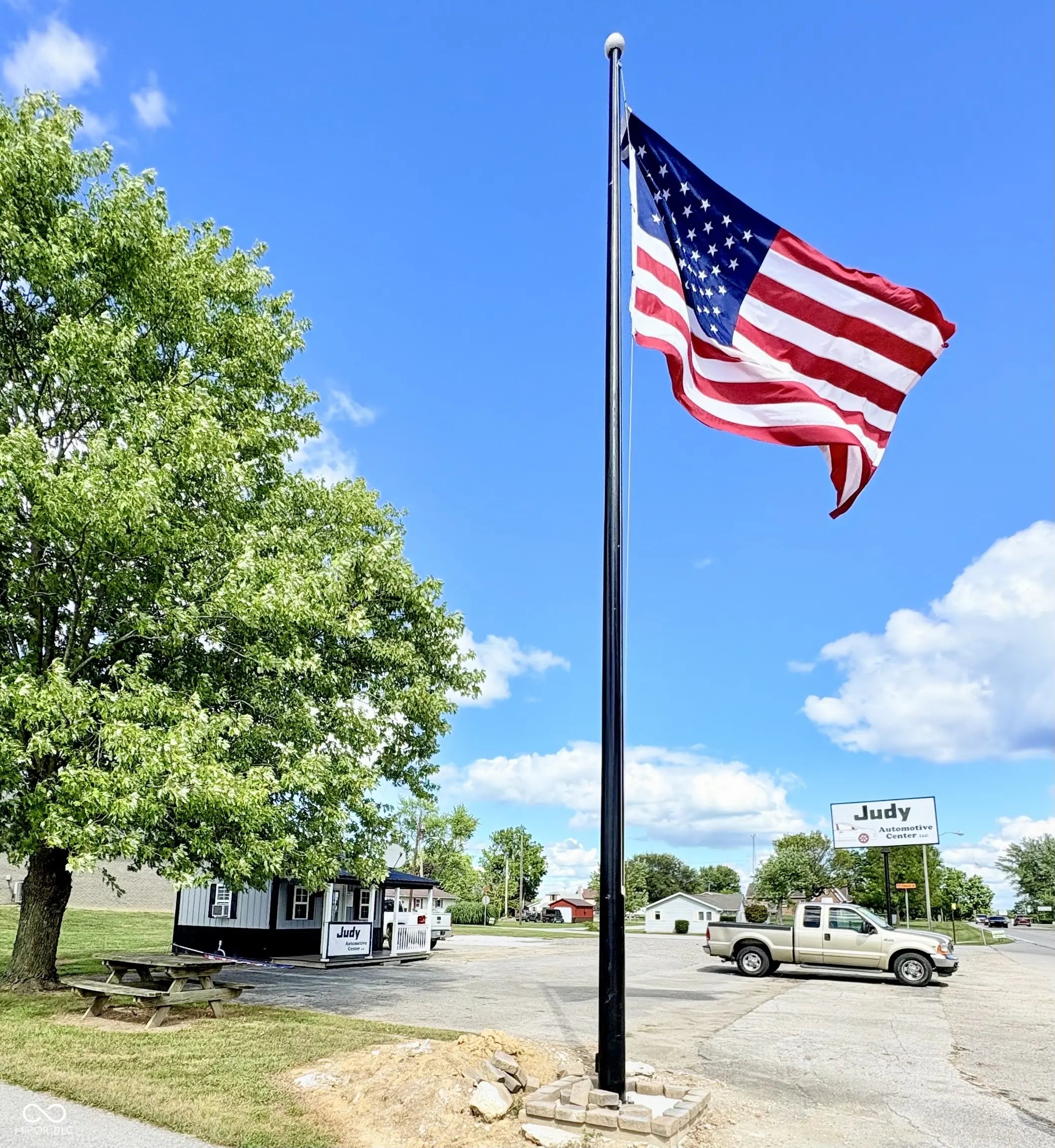 Photo of 221 E Pat Rady Way Bainbridge, IN 46105