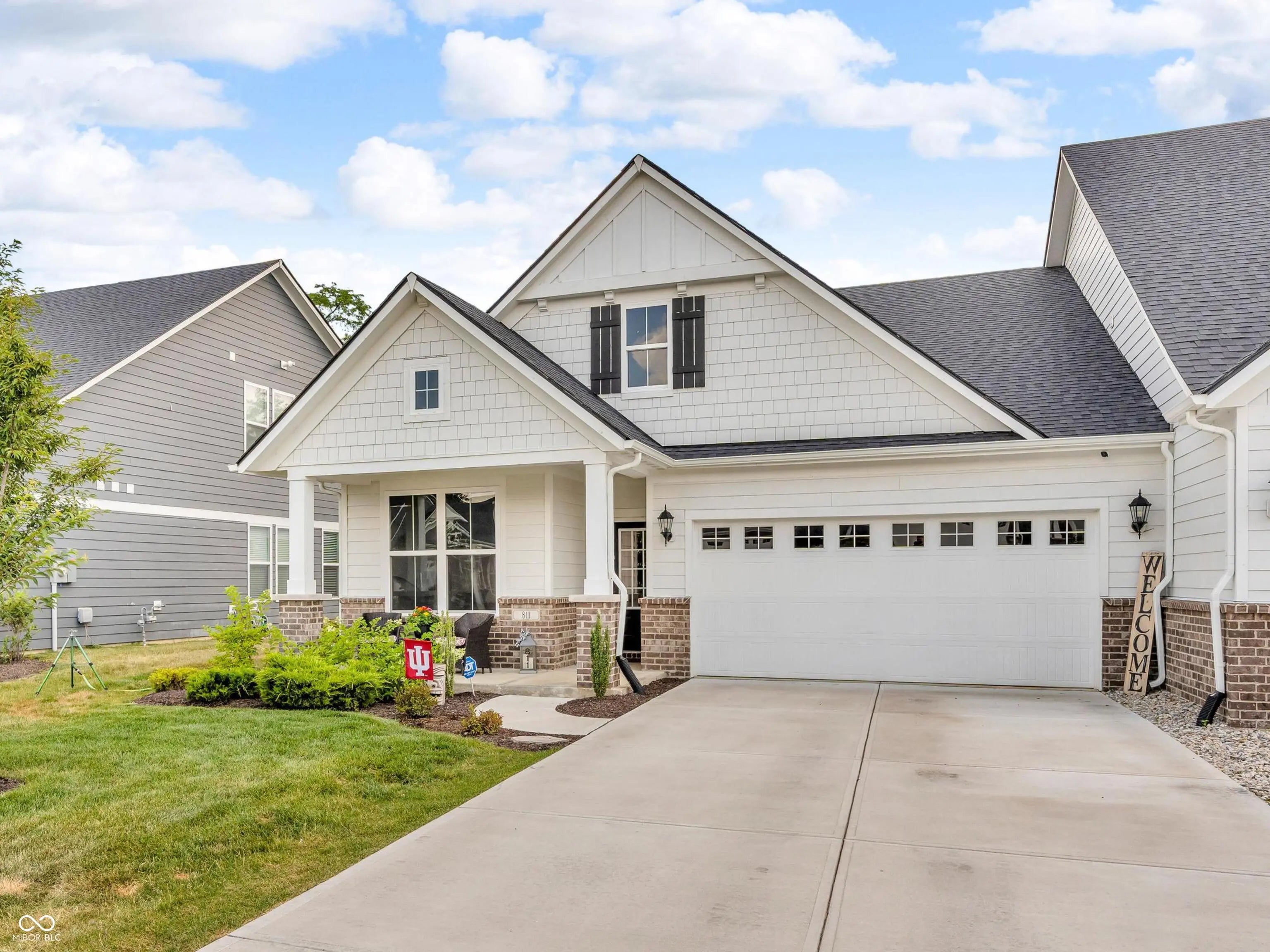 811 Stone Trace Court, Avon