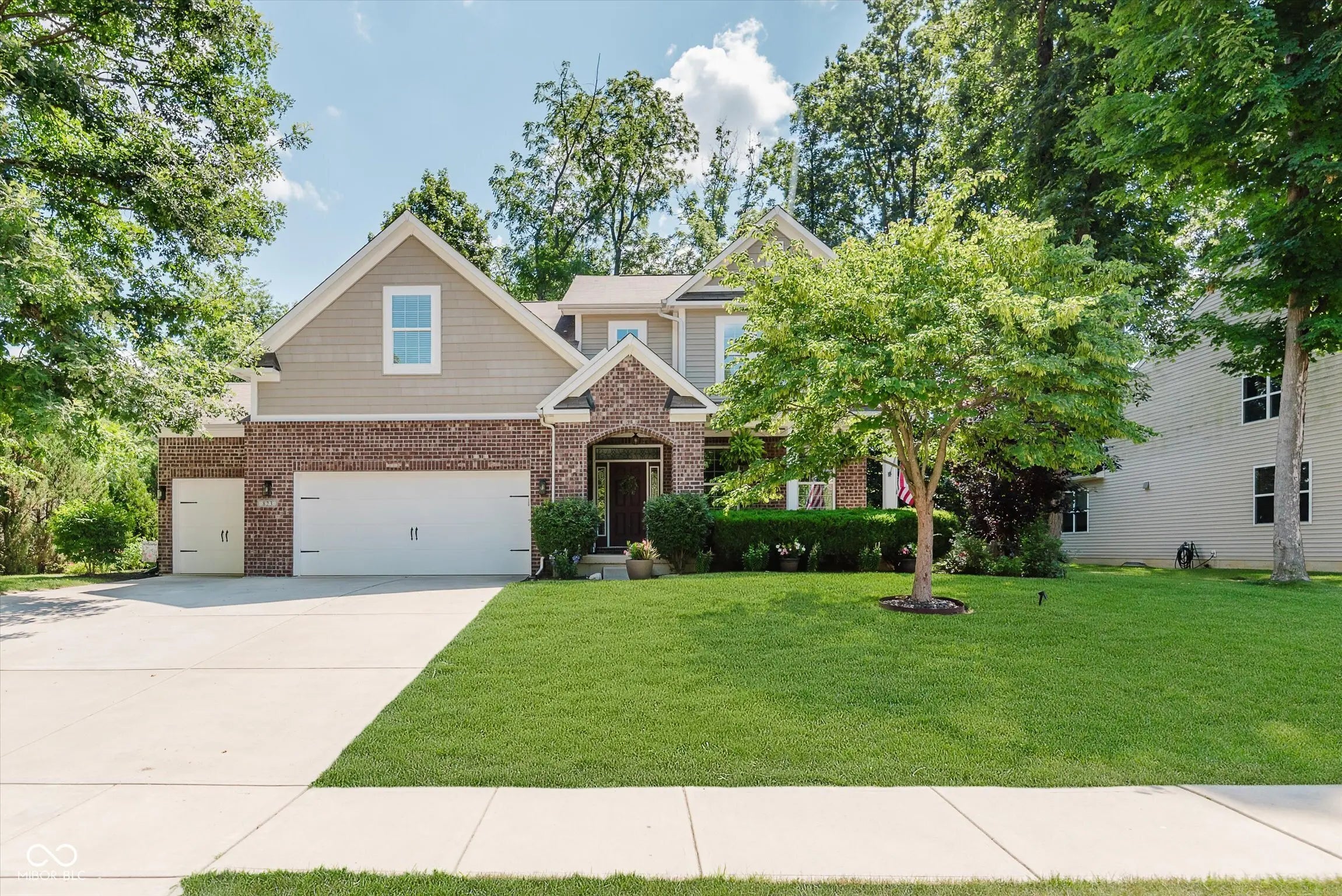 823 Colin Drive, Avon