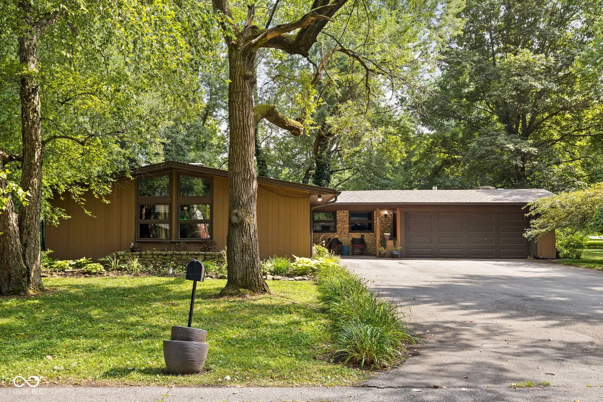 Photo of 885 E 83rd Street Indianapolis, IN 46240
