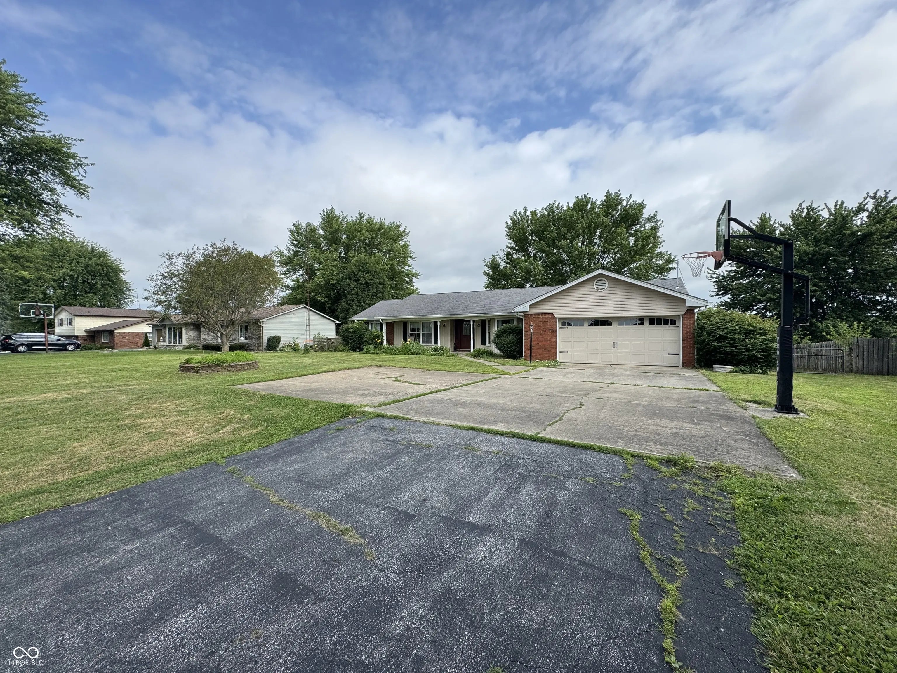 904 E State Road 44, Rushville