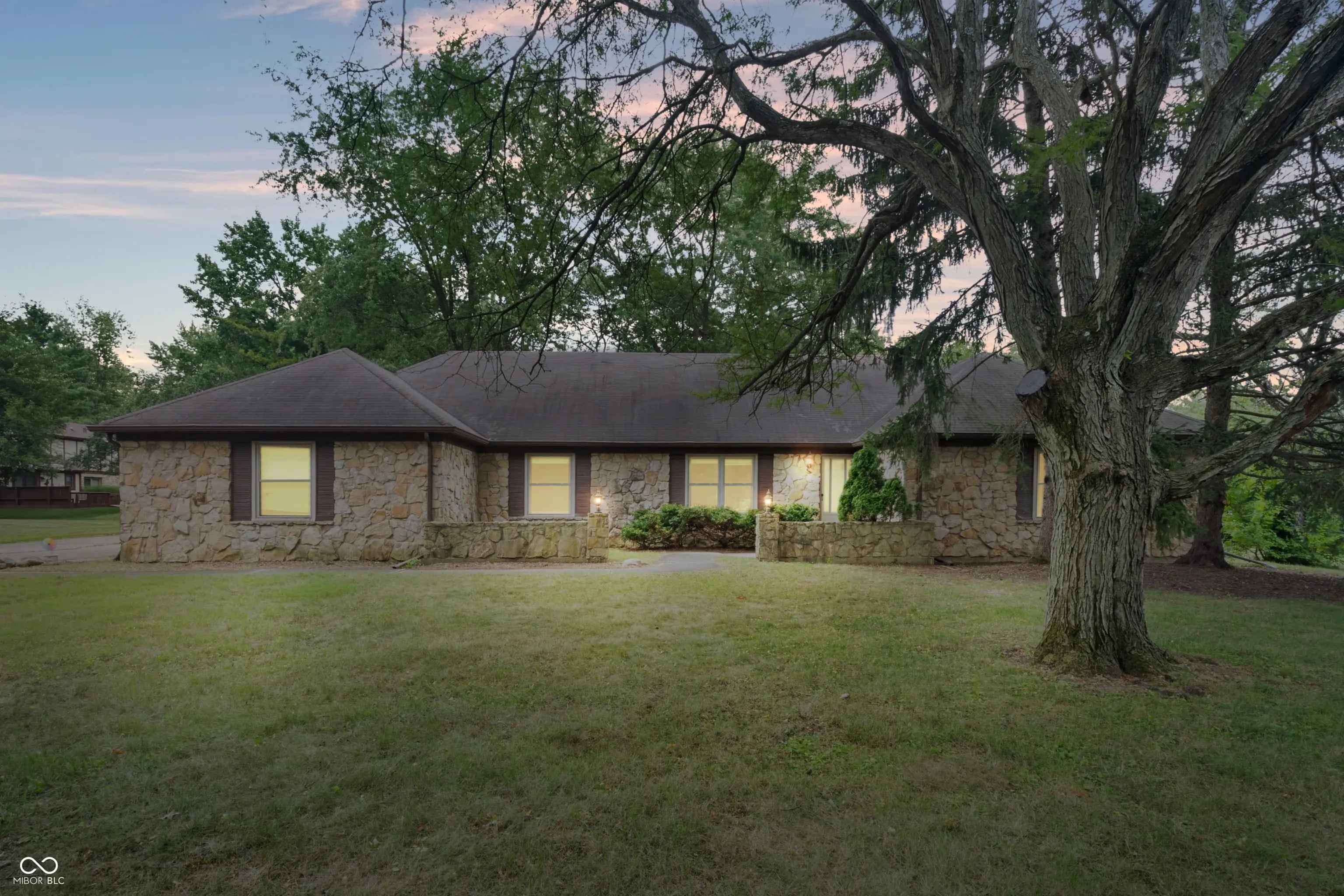 8729 Sawleaf Road, Indianapolis