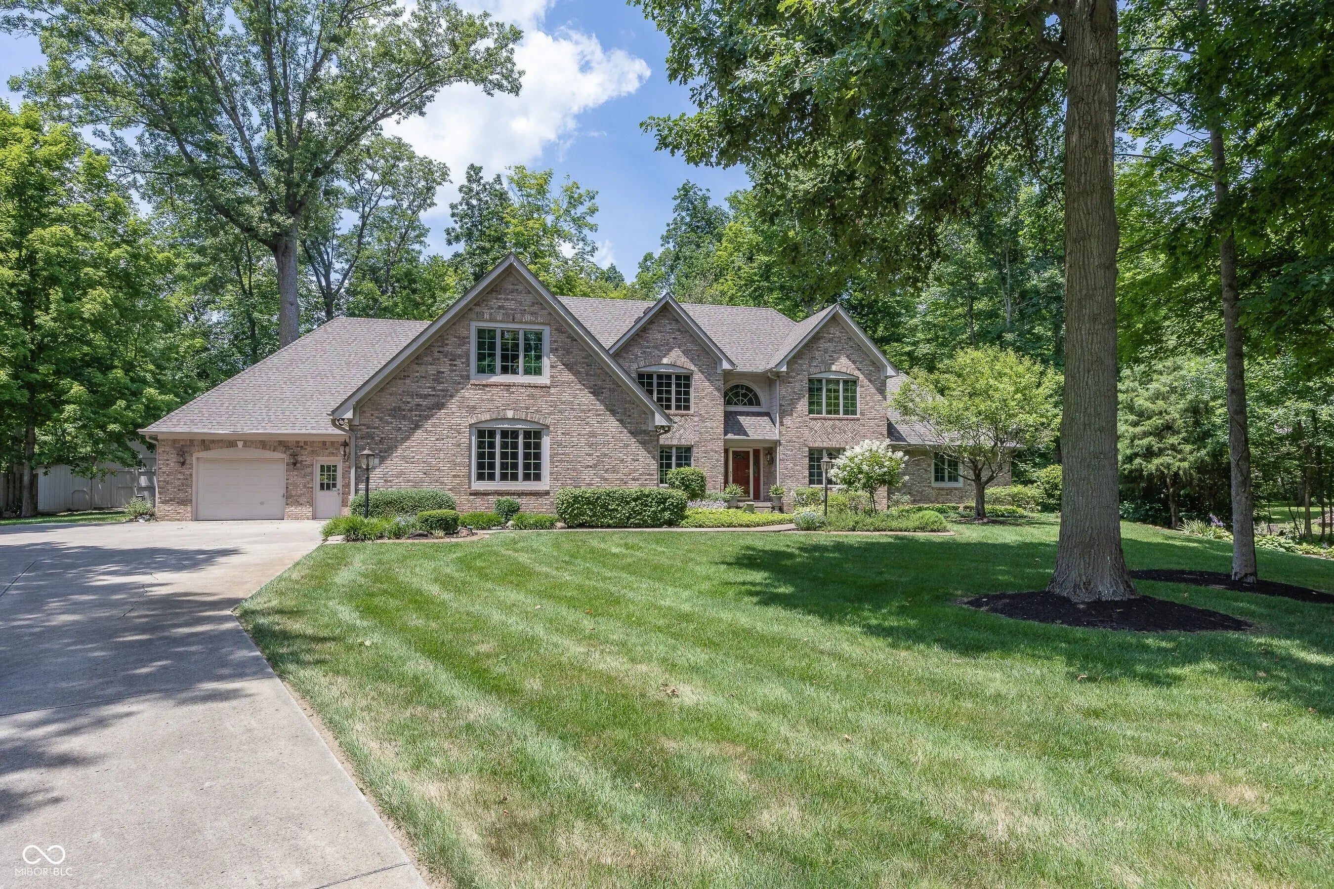 1112 N Dogwood Way, Greenfield