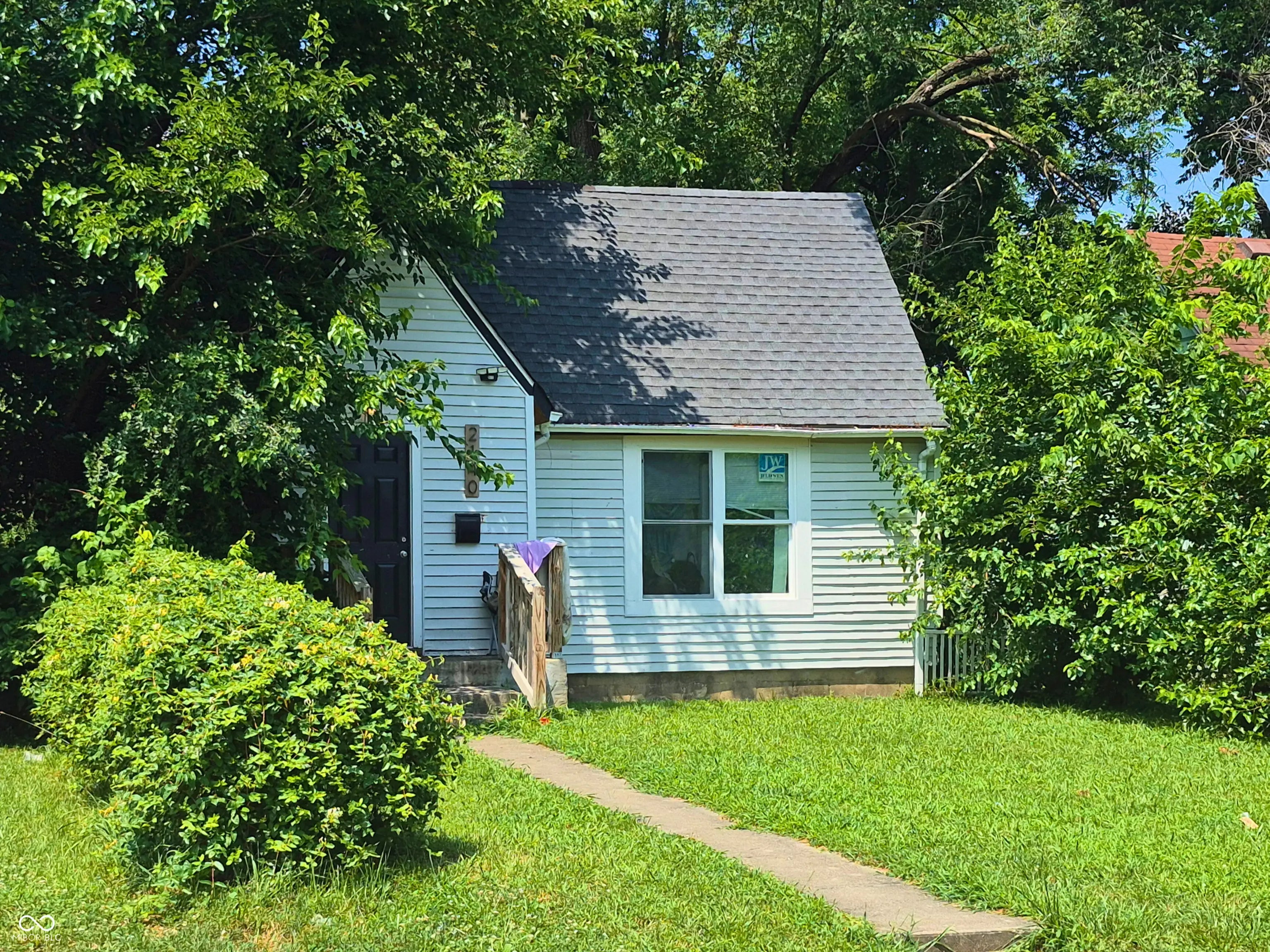 2140 Sugar Grove Avenue, Indianapolis
