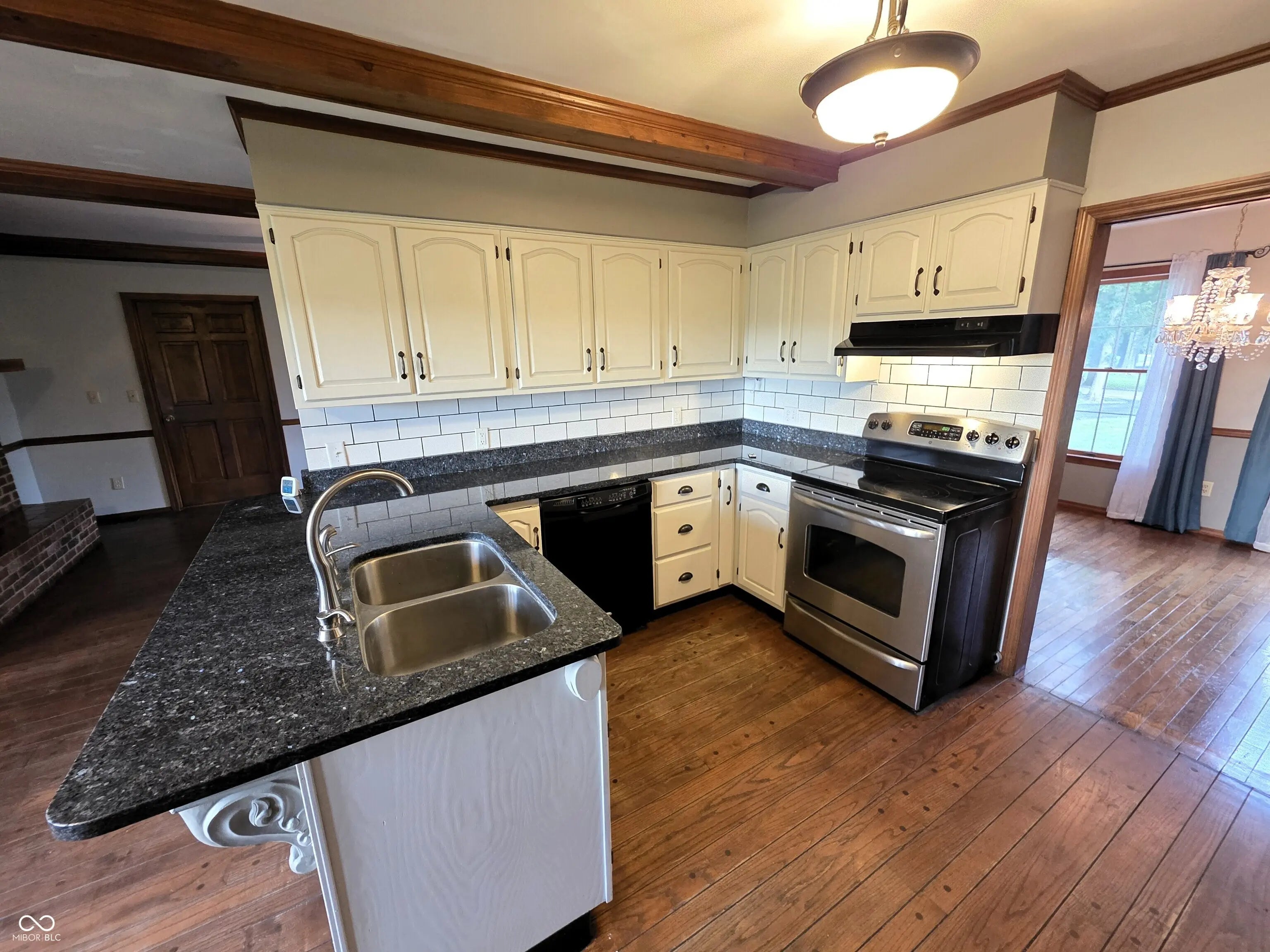 428 W Lawton Circle MLS 22049642 Woodview photo 12