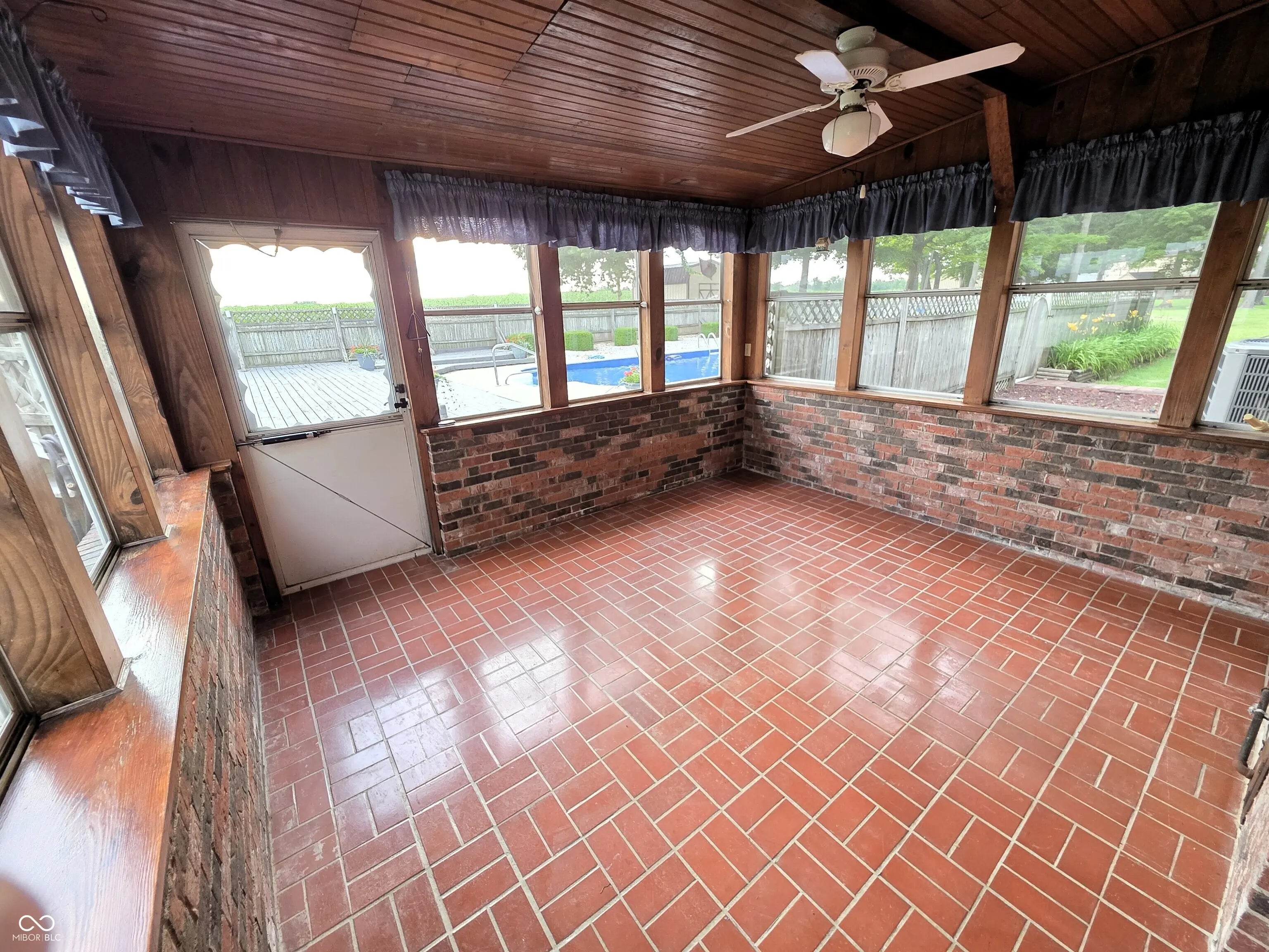 428 W Lawton Circle MLS 22049642 Woodview photo 14