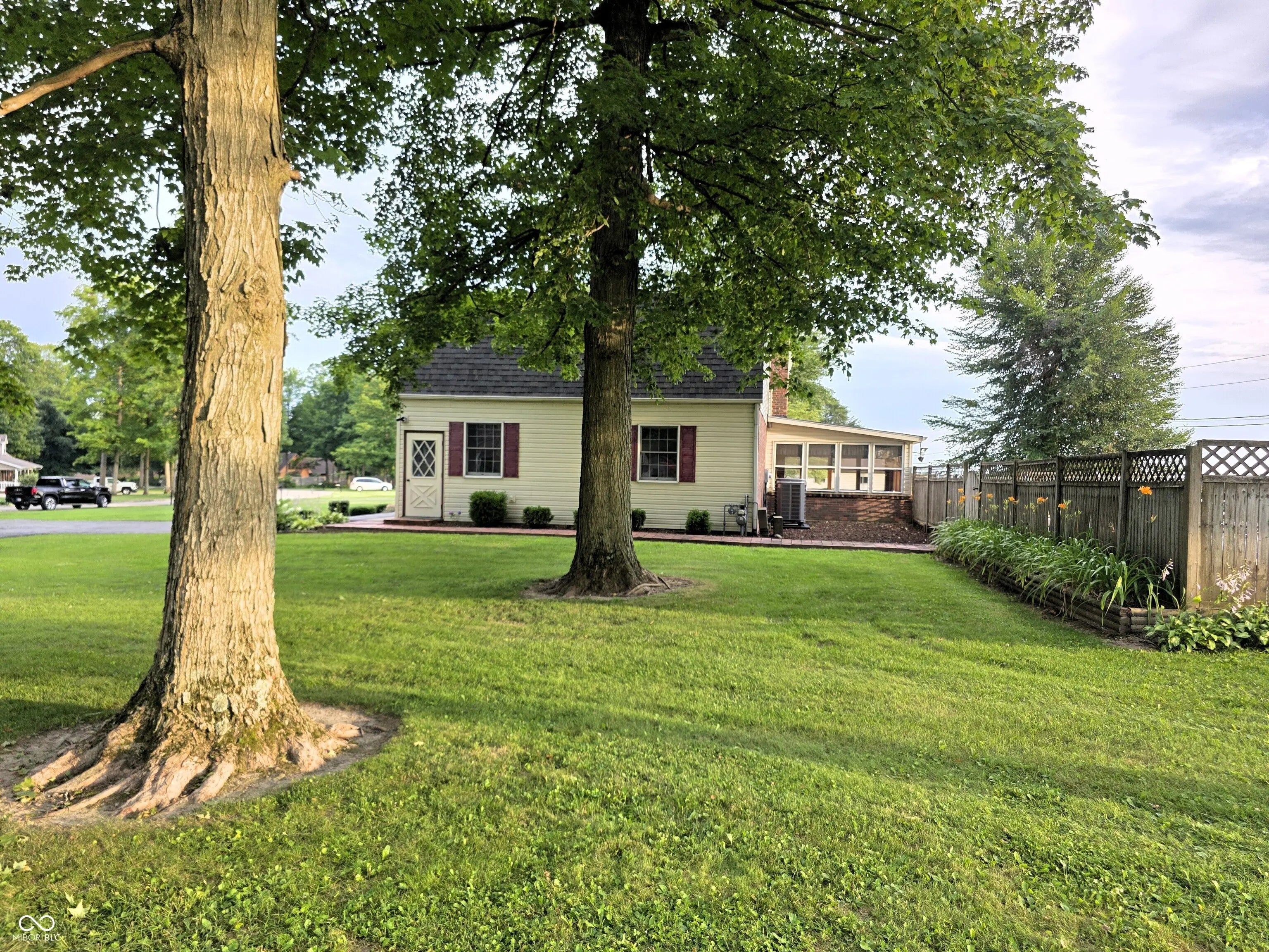 428 W Lawton Circle MLS 22049642 Woodview photo 34