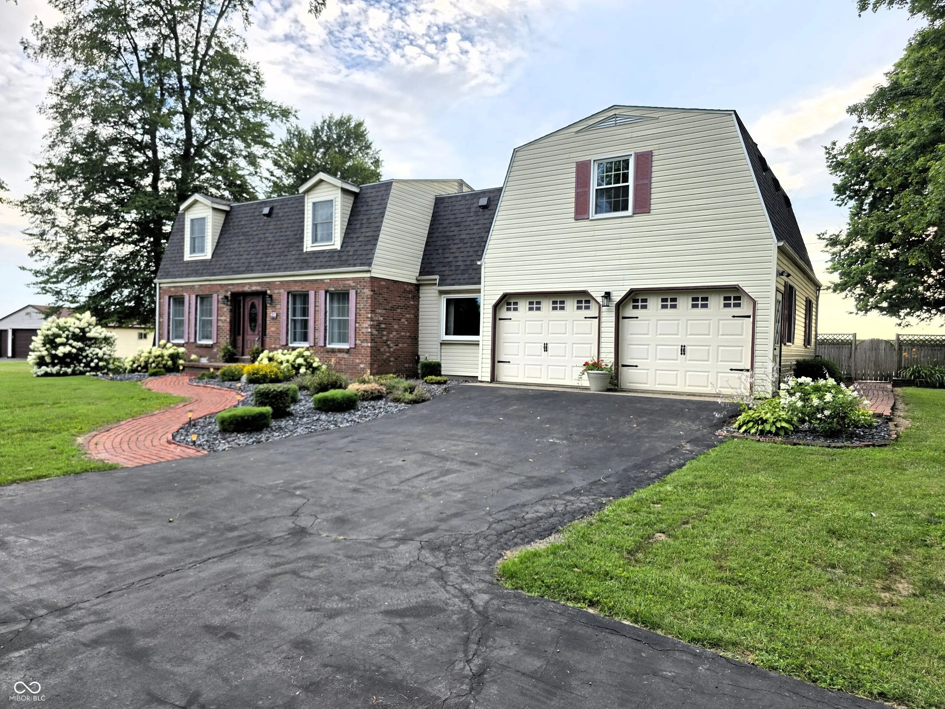 428 W Lawton Circle MLS 22049642 Woodview photo 6