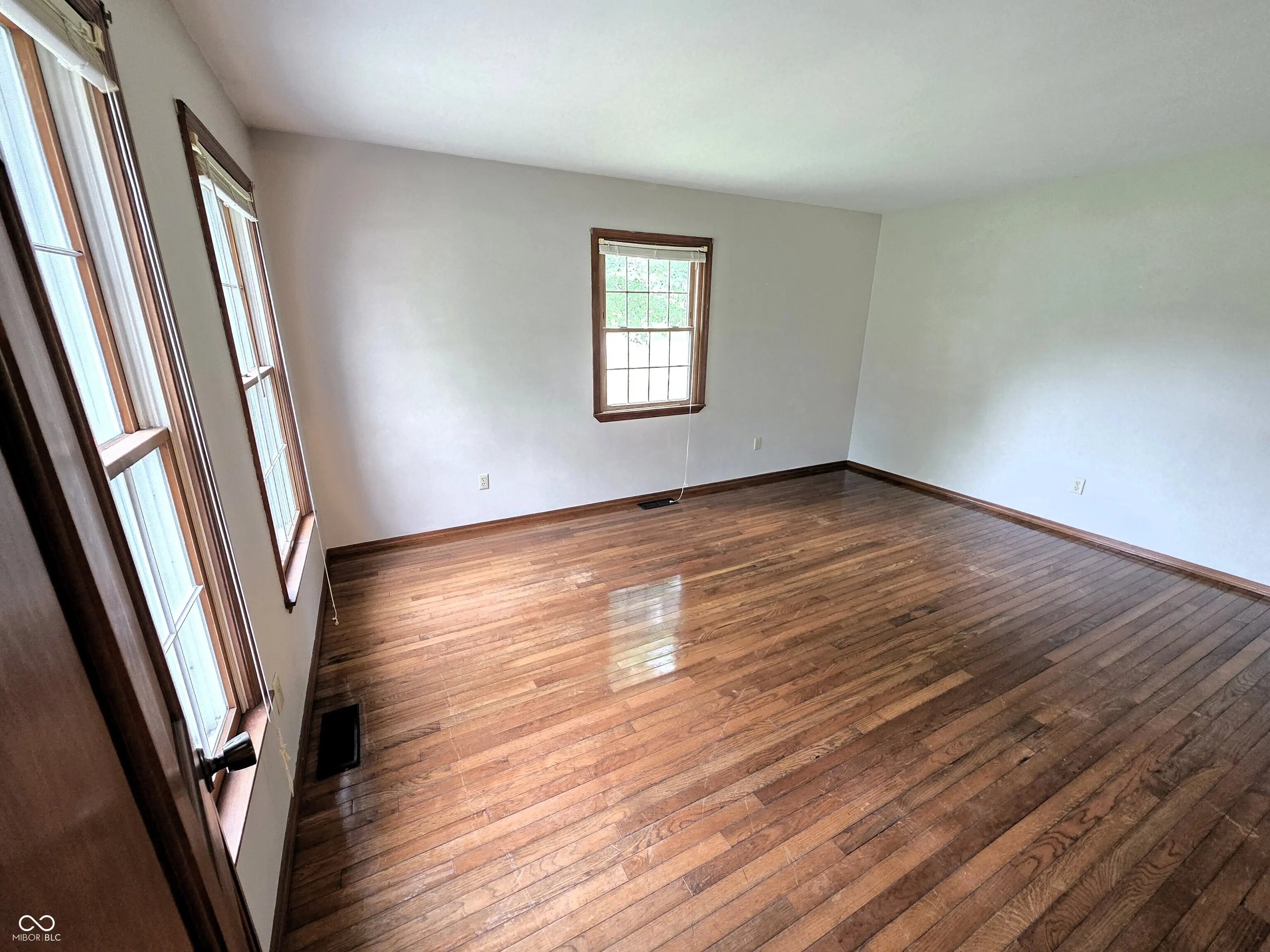 428 W Lawton Circle MLS 22049642 Woodview photo 8