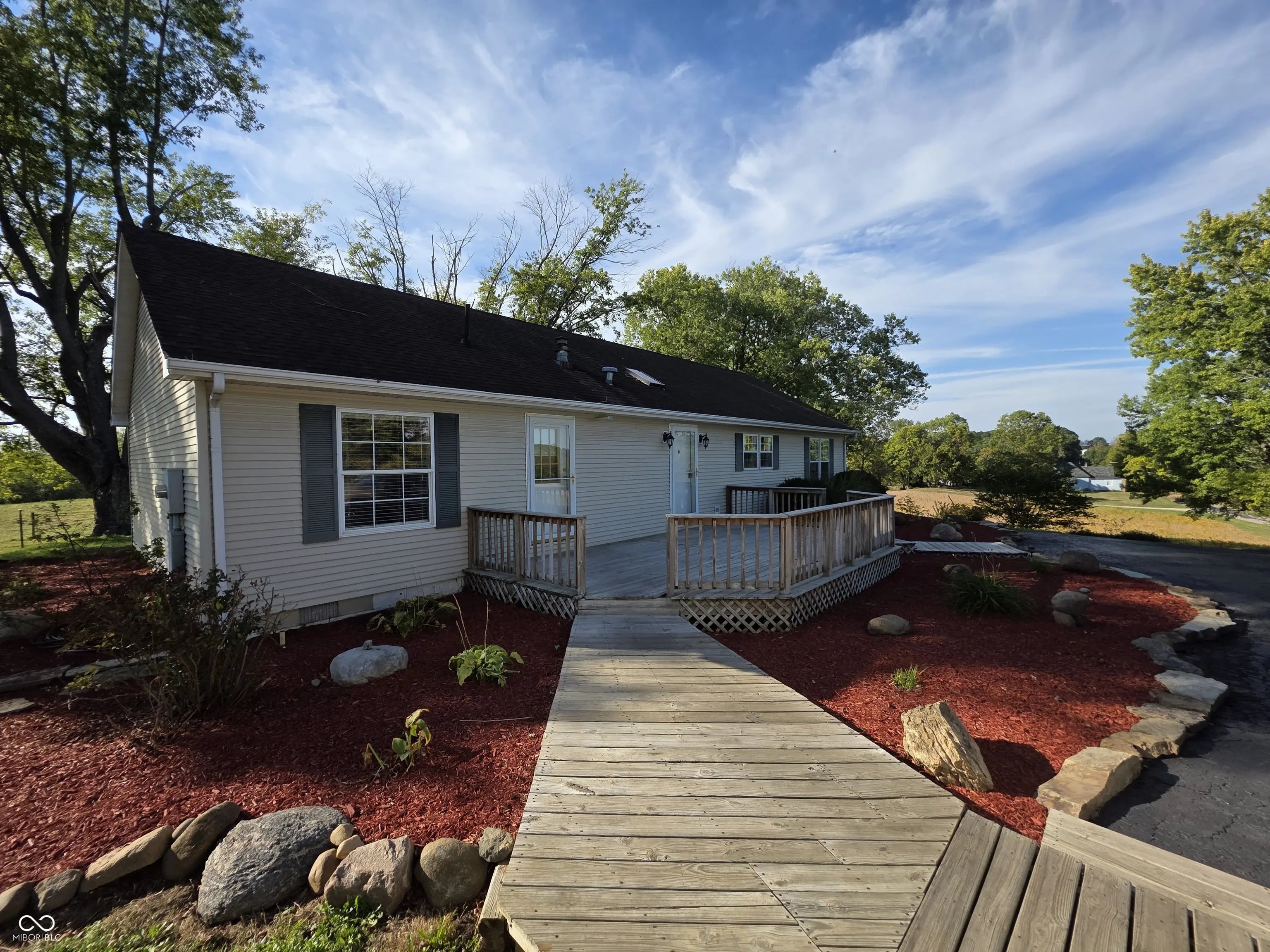 7422 S 575 W, Morgantown