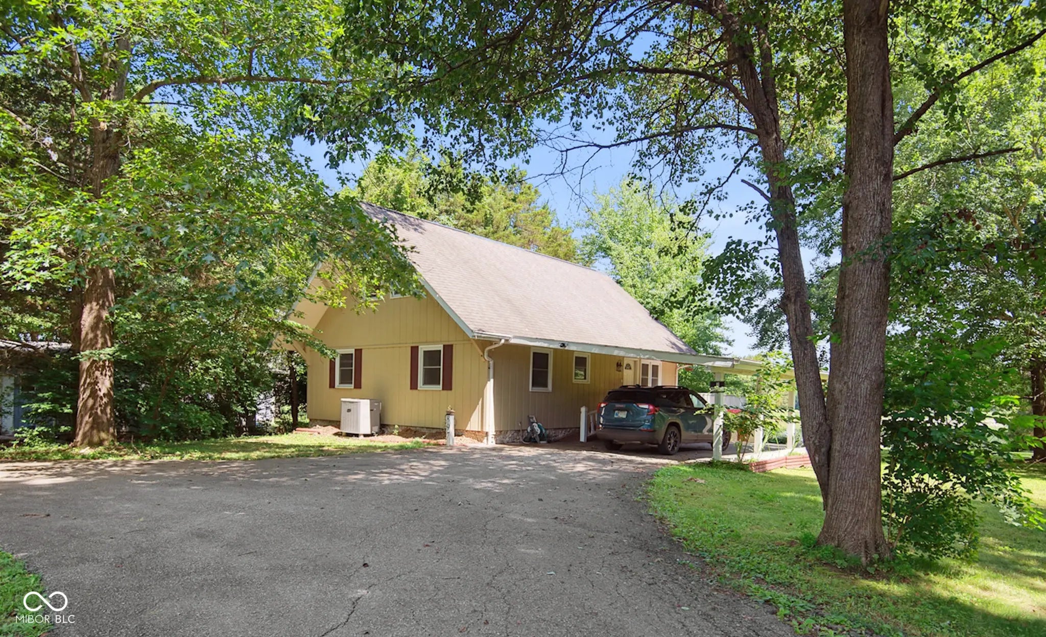 897 Wildwood Road, North Vernon