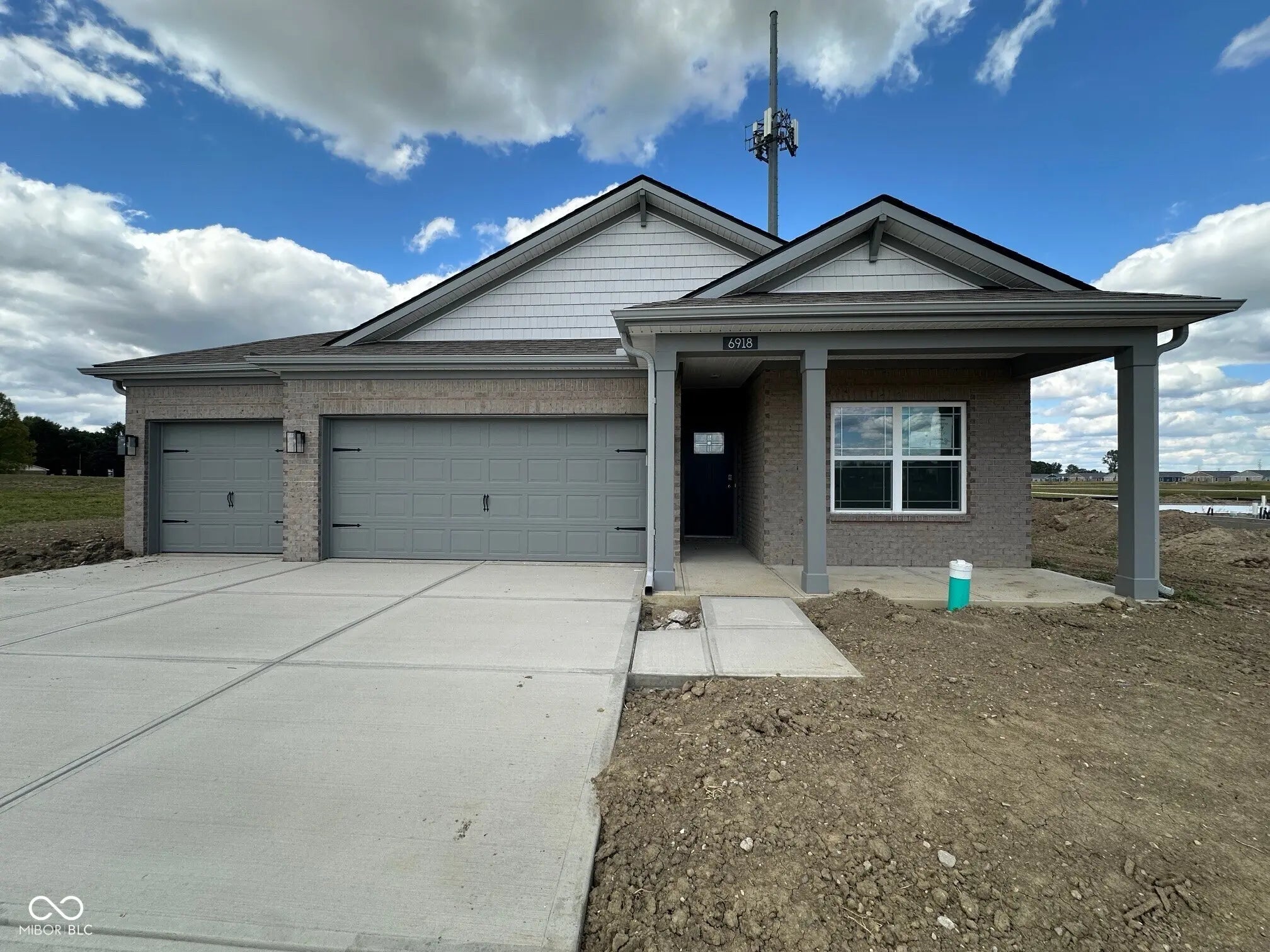 6918 Heritage Pass N, Greenfield