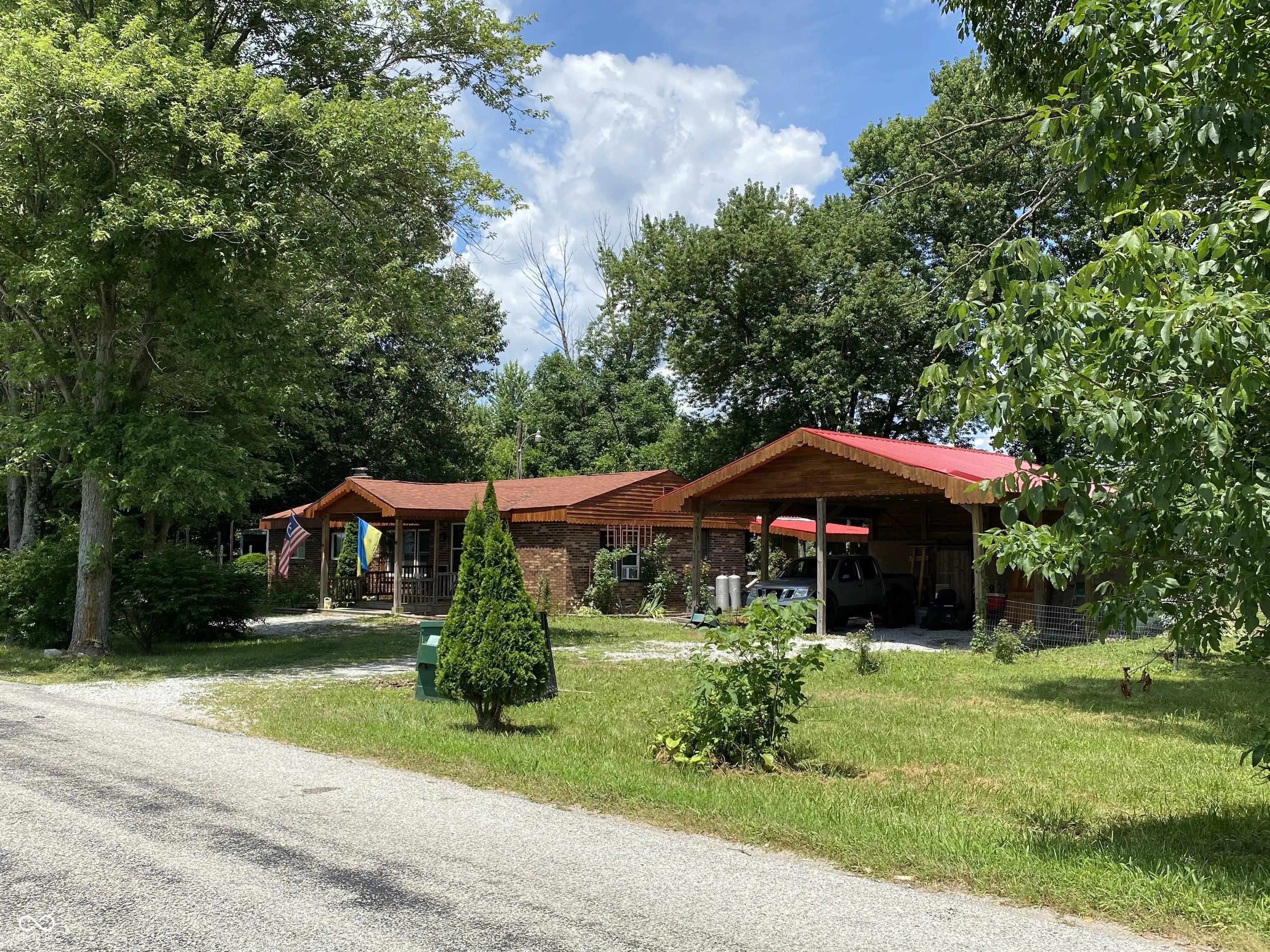 1591 S Graveyard Road, Paragon