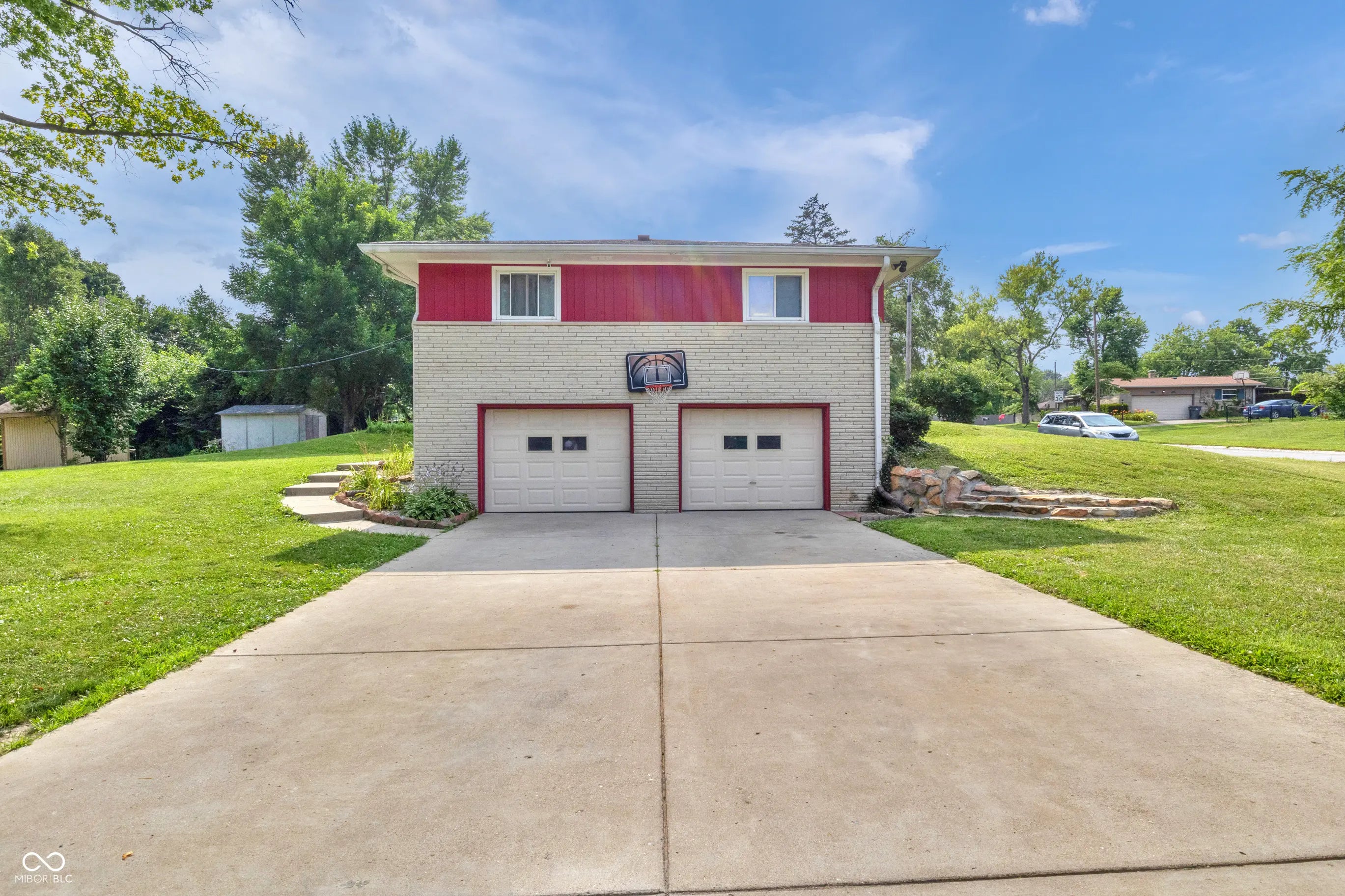 157 E Hill Valley Drive, Indianapolis