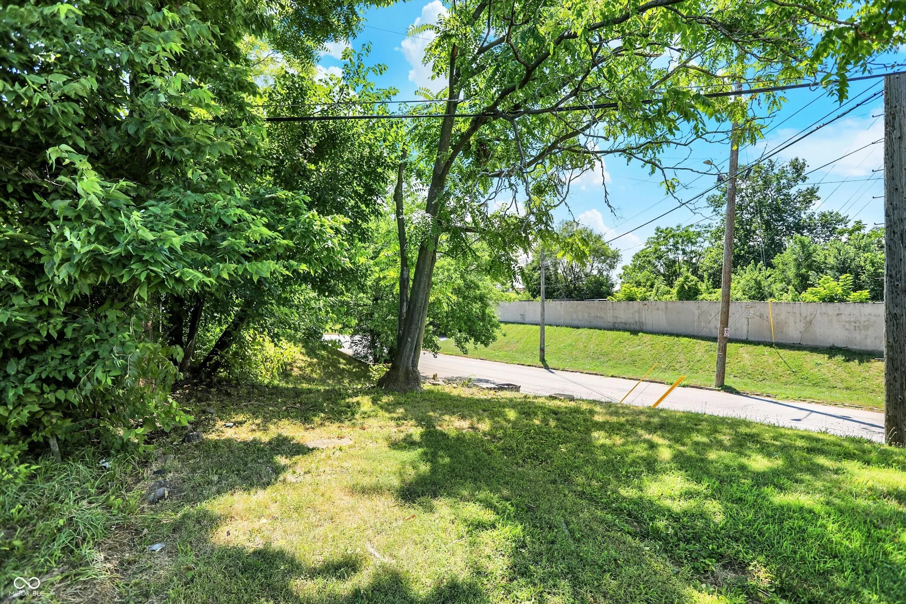 1877 Barth Avenue MLS 22050141 D S Beatys photo 2