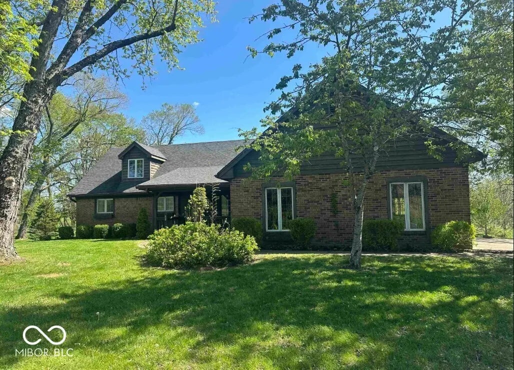 98 E Smithville Road, Bloomington